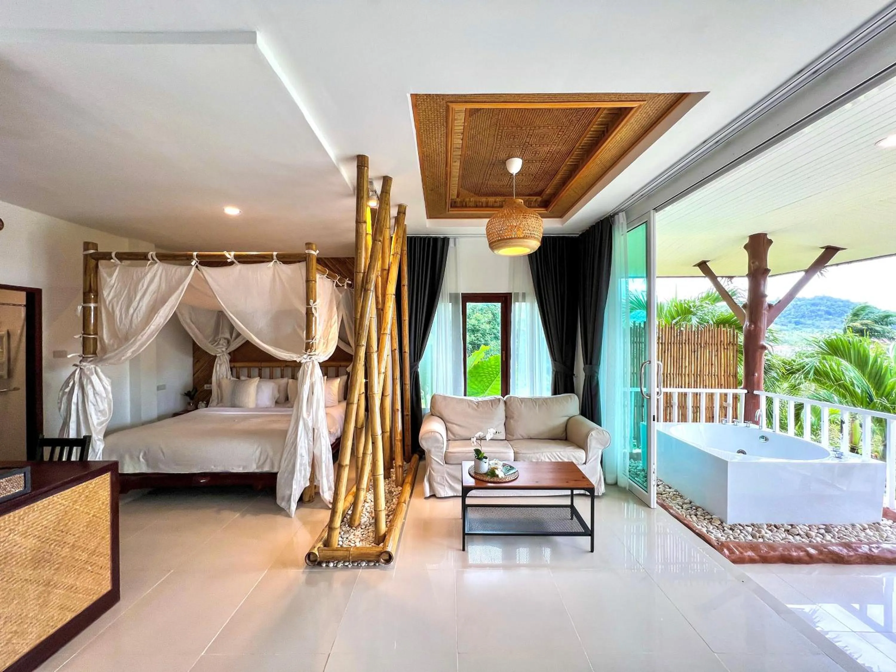 Bed in Baan Phuvara Retreat - Romantic Jacuzzi Mountain View Villas