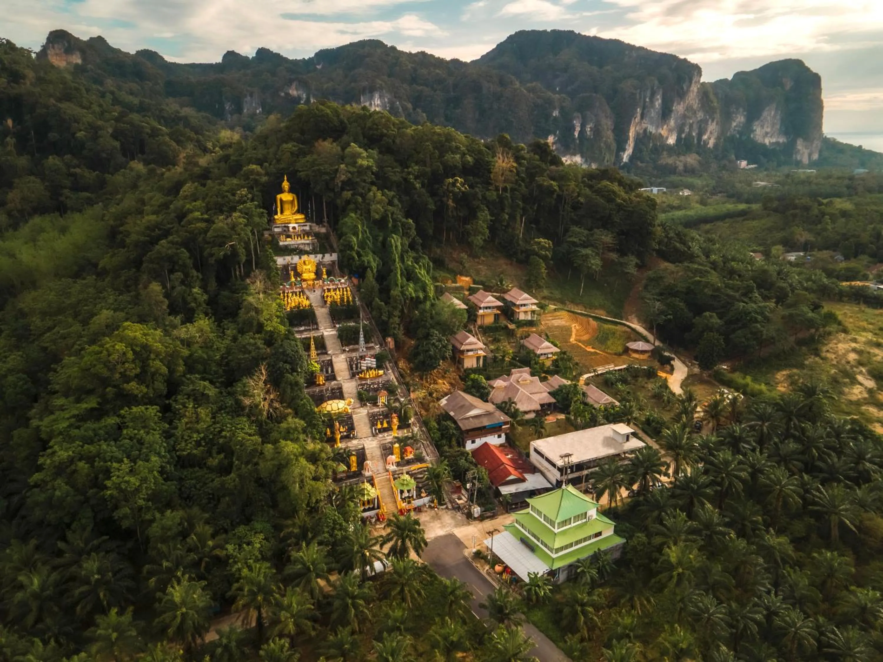 Natural landscape in Baan Phuvara Retreat - Romantic Jacuzzi Mountain View Villas