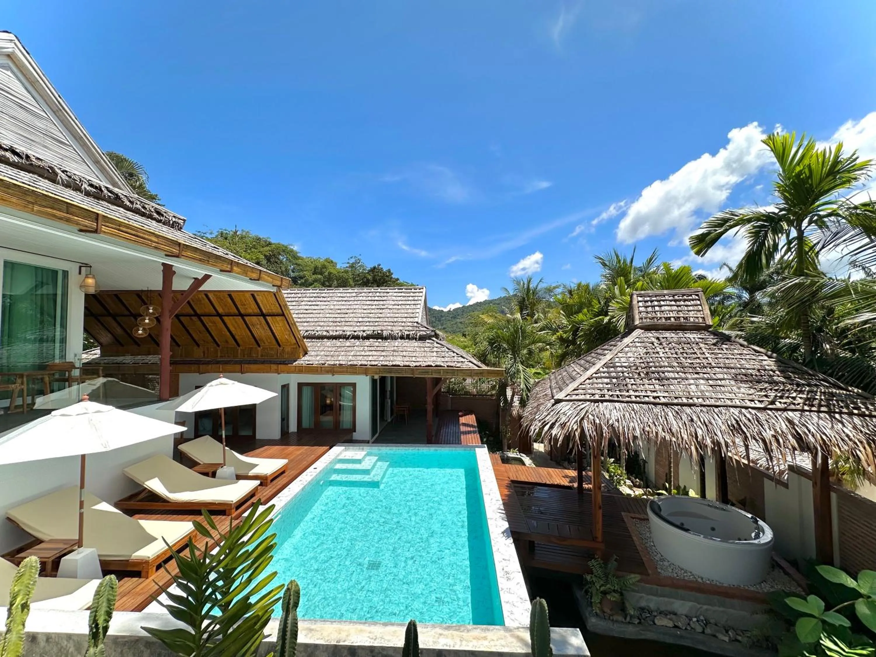 Property building in Baan Phuvara Retreat - Romantic Jacuzzi Mountain View Villas
