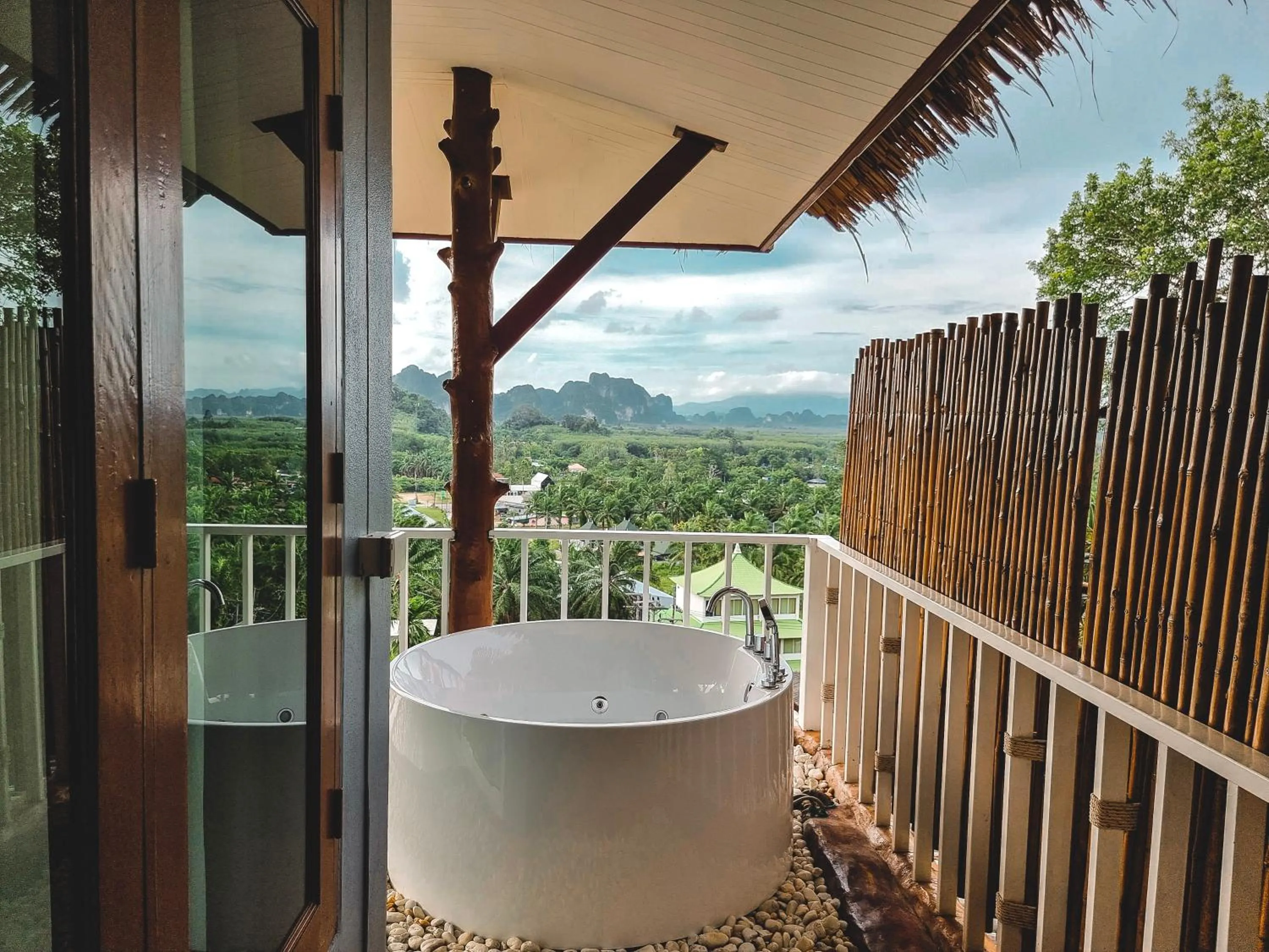 Natural landscape in Baan Phuvara Retreat - Romantic Jacuzzi Mountain View Villas