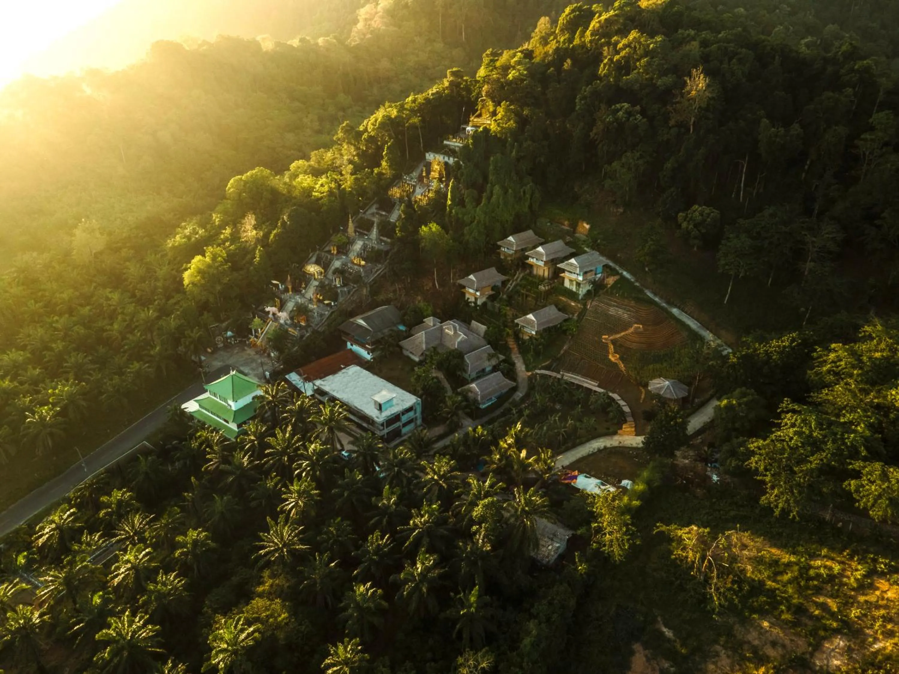 Property building in Baan Phuvara Retreat - Romantic Jacuzzi Mountain View Villas