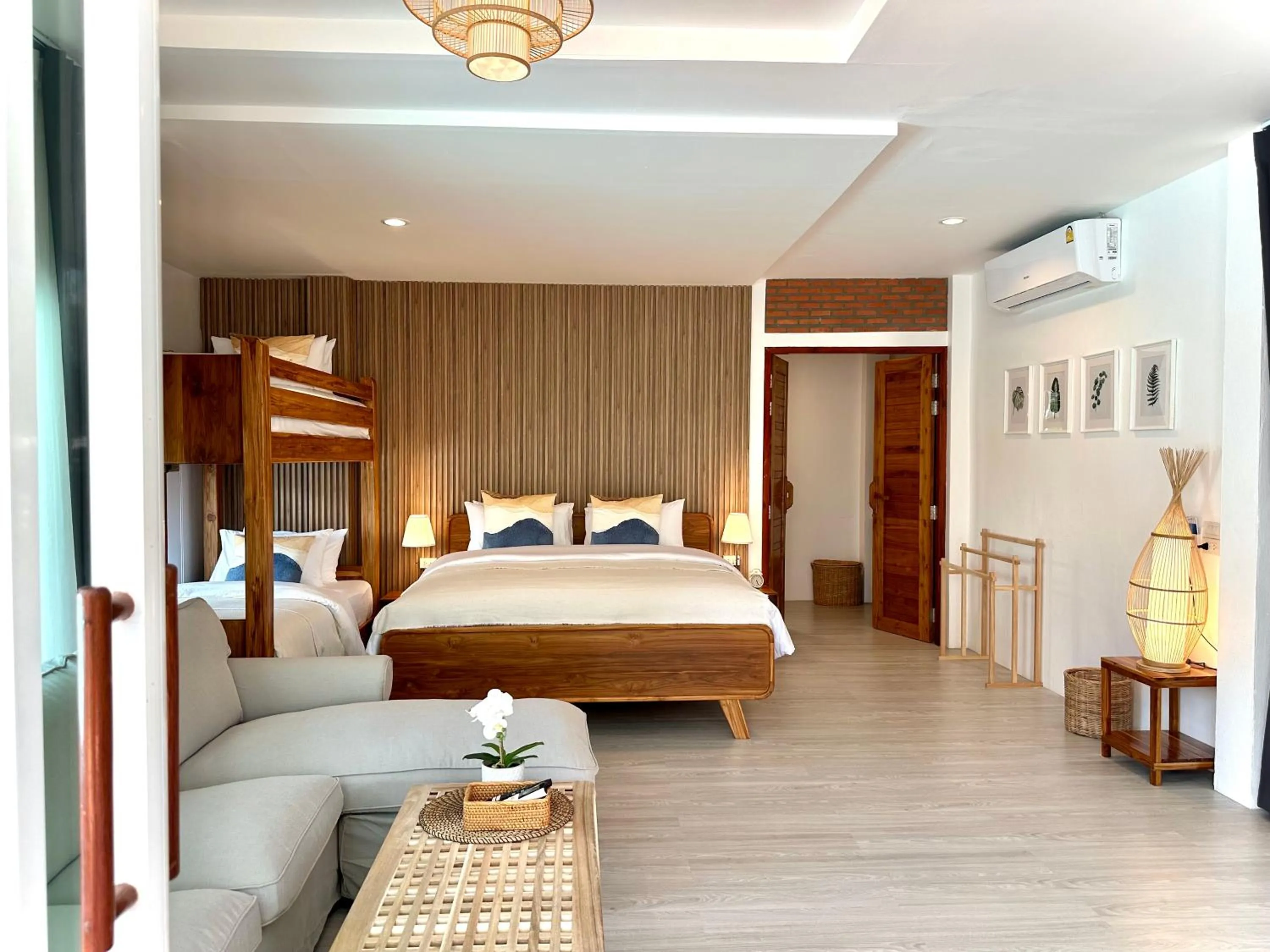 Bed in Baan Phuvara Retreat - Romantic Jacuzzi Mountain View Villas