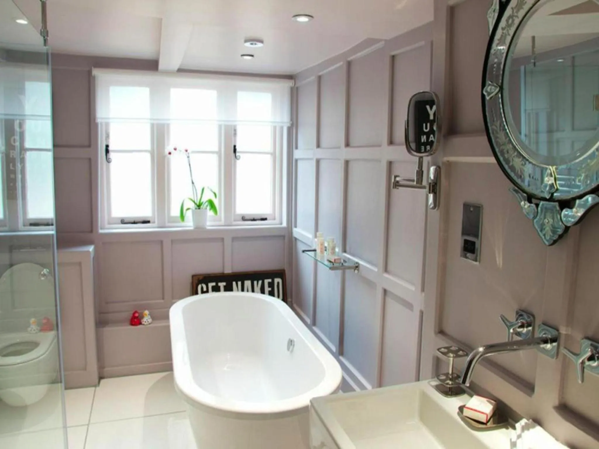 Bathroom in The Black Horse Fulmer