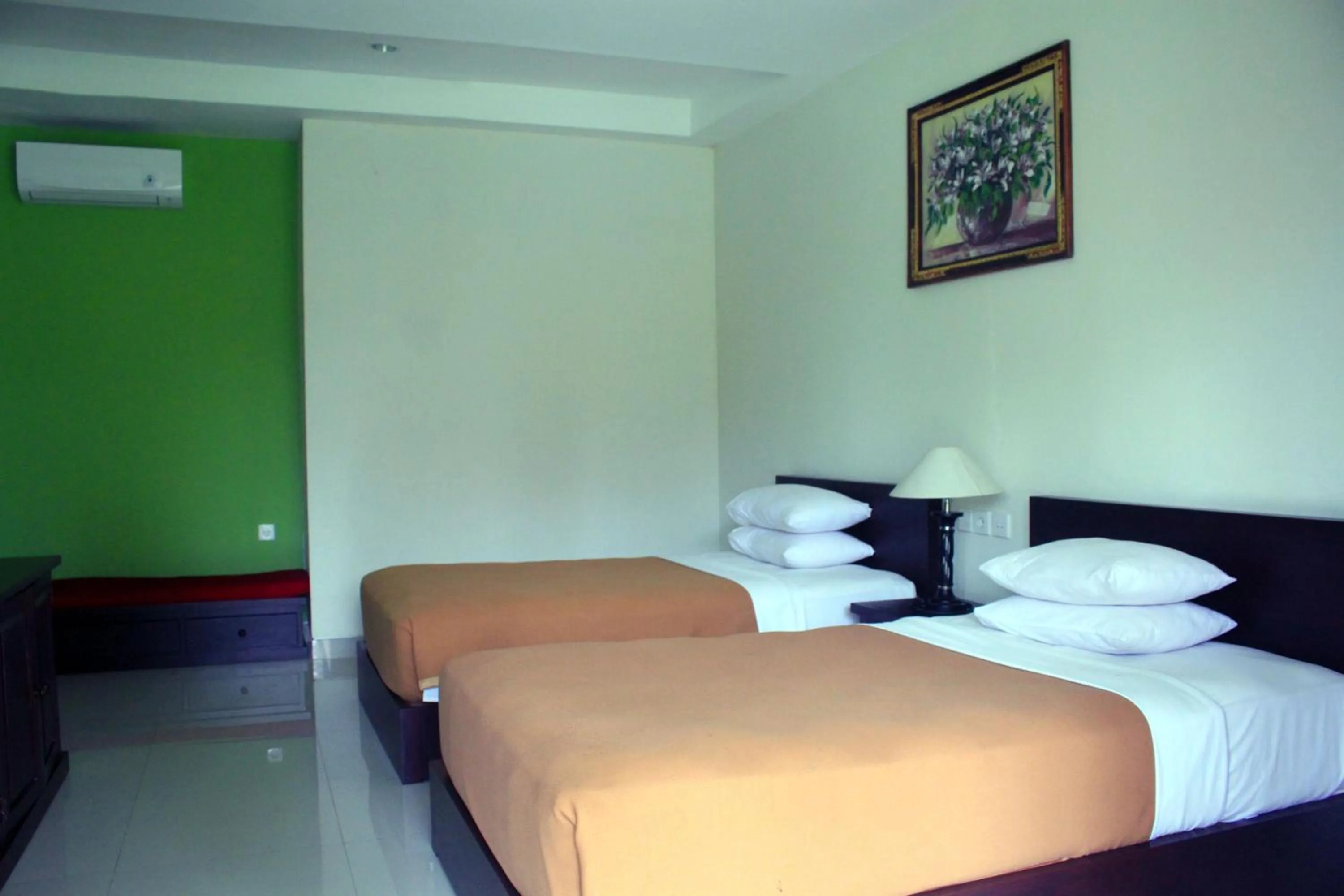 Bed in mascot hotel senggigi