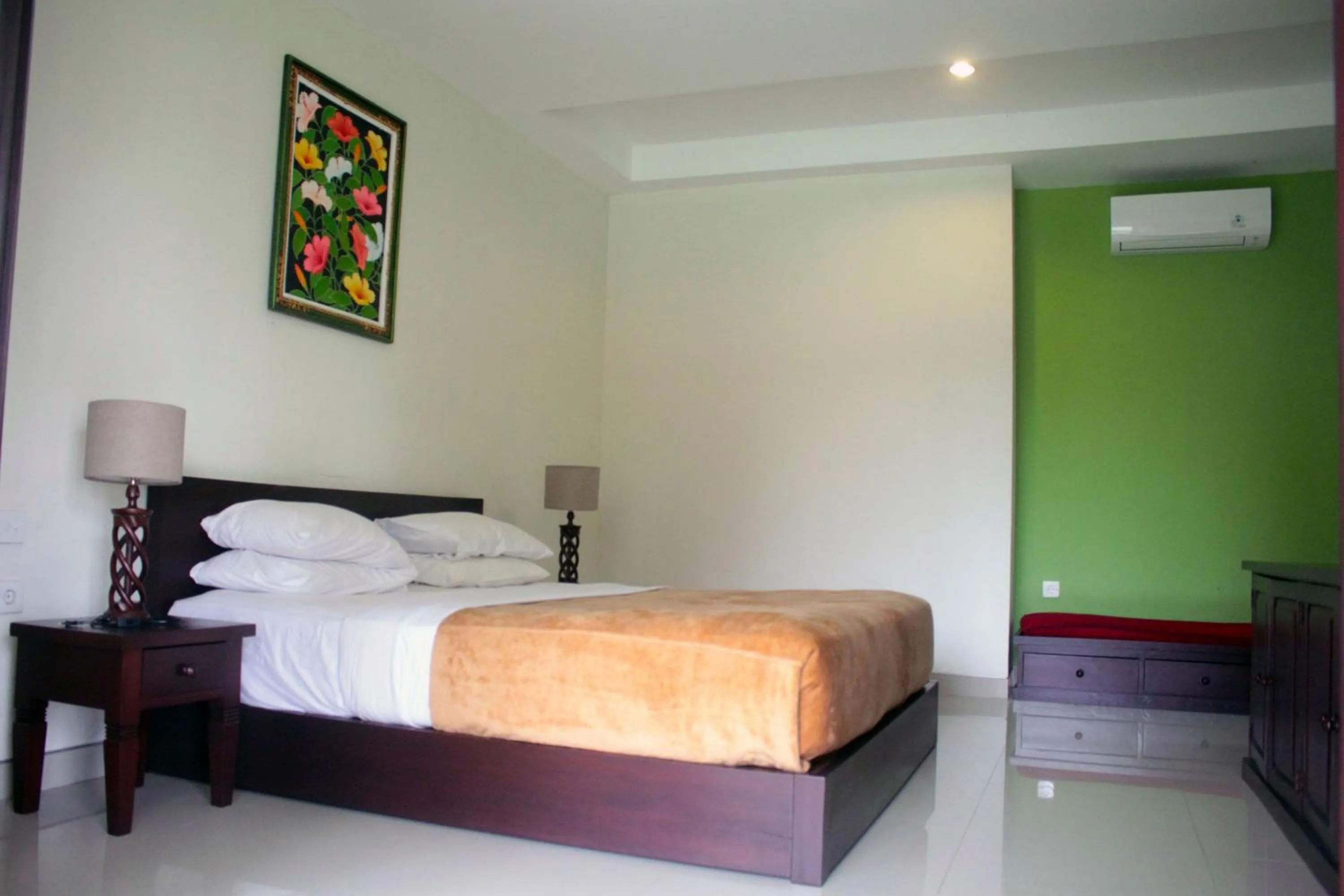 Bed in mascot hotel senggigi