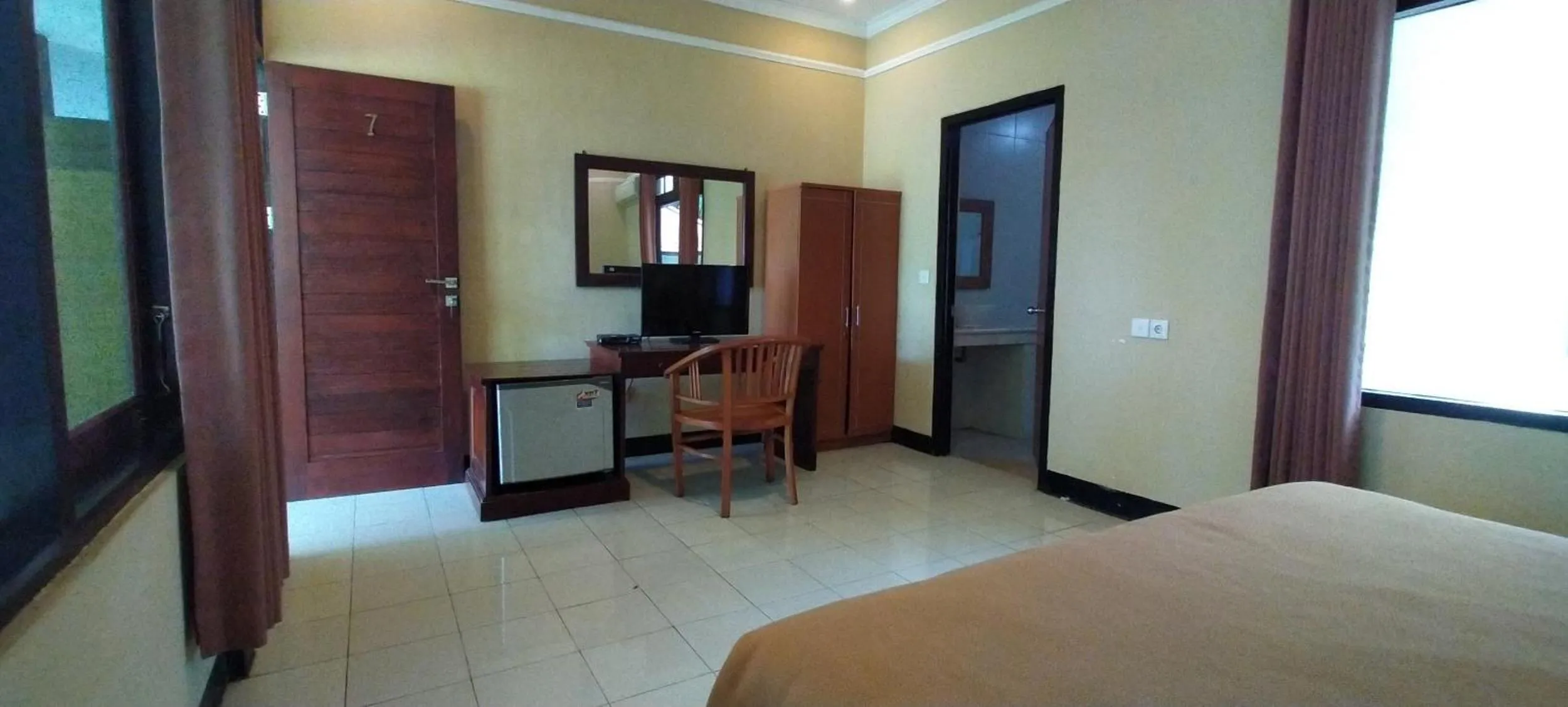 Bed in mascot hotel senggigi