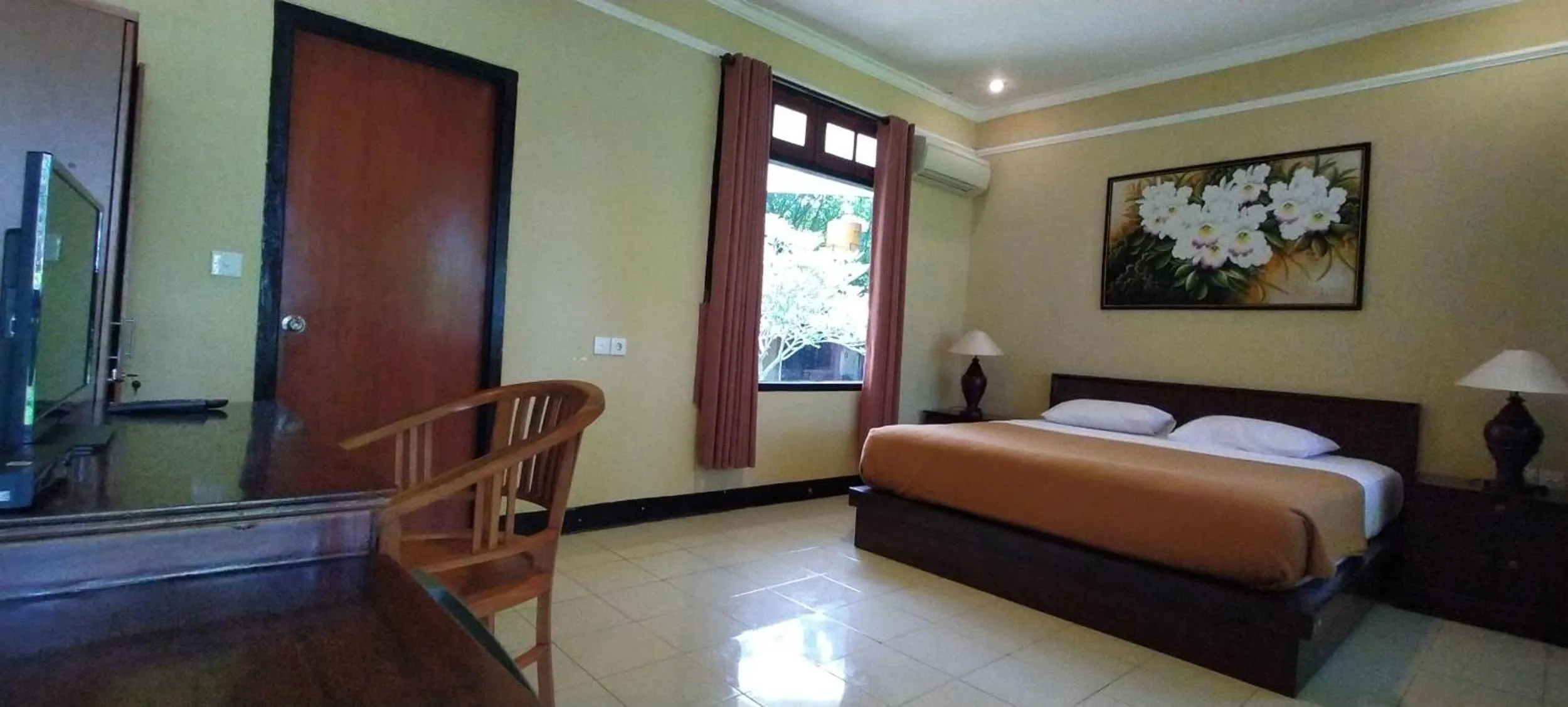 Bed in mascot hotel senggigi