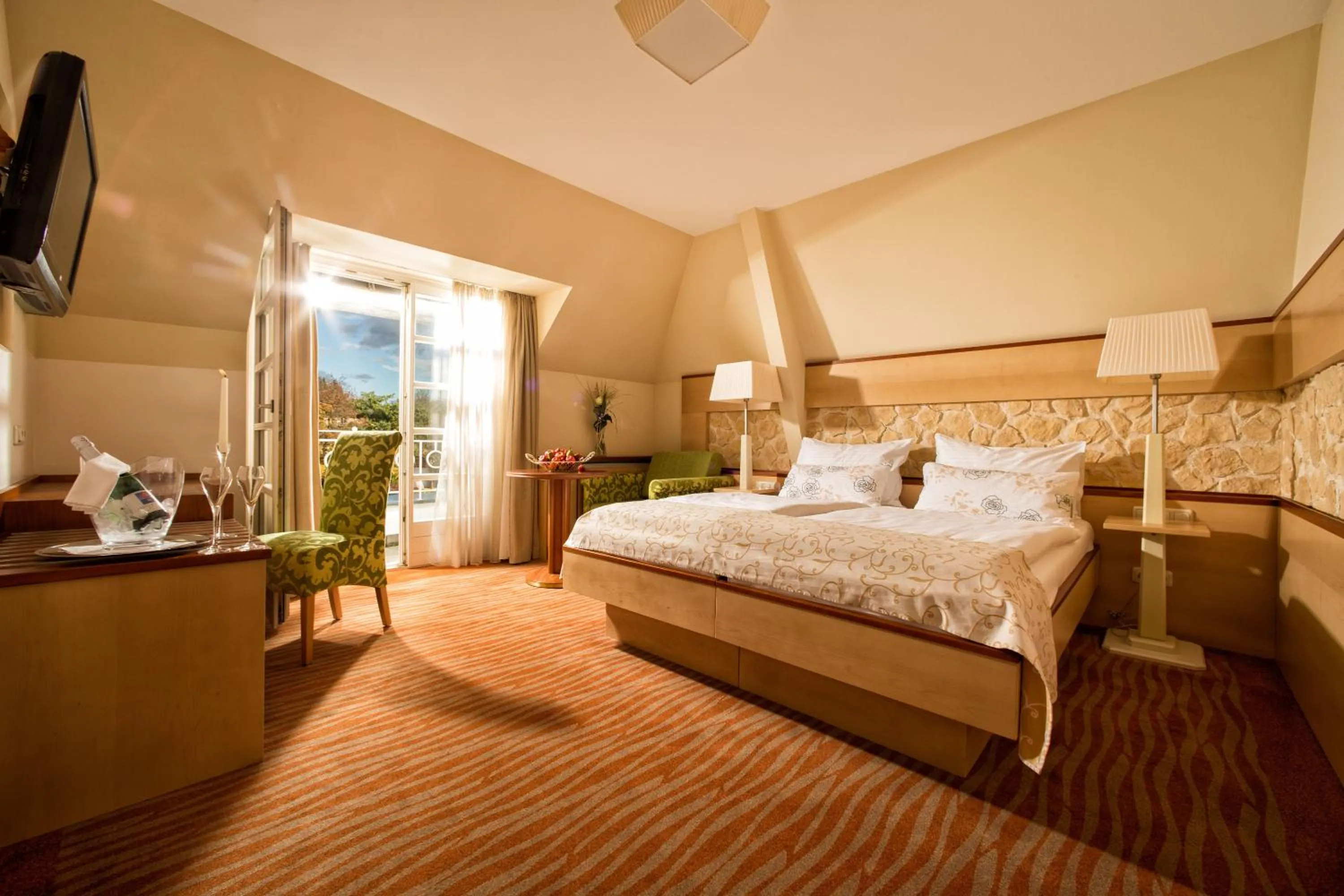 Photo of the whole room, Bed in Garten-Hotel Ochensberger