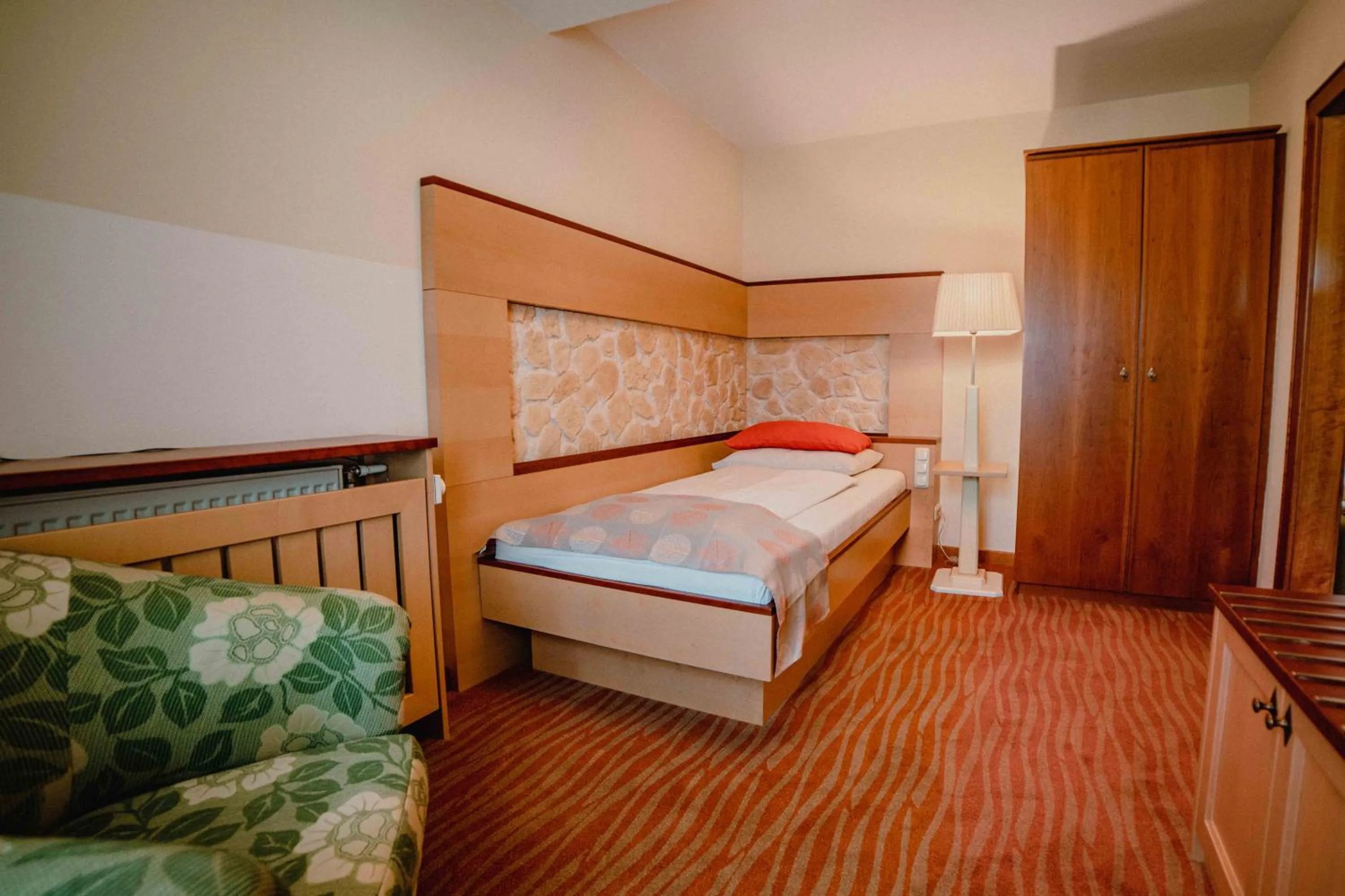 Photo of the whole room, Bed in Garten-Hotel Ochensberger