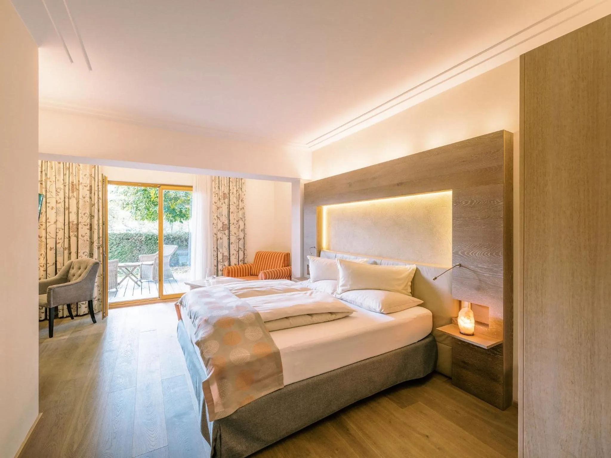 Photo of the whole room, Bed in Garten-Hotel Ochensberger