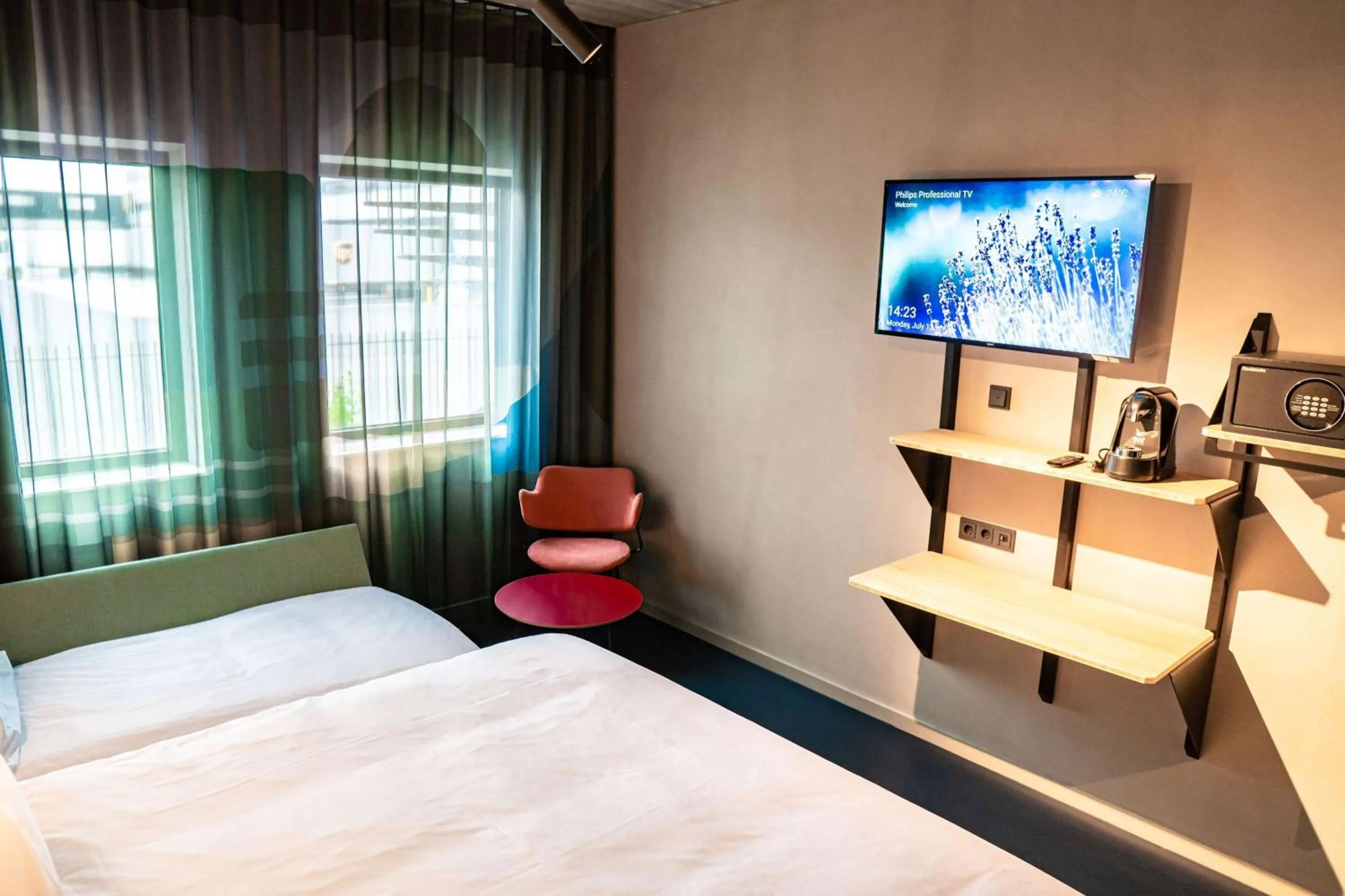 Bedroom, Bed in The Florian Amsterdam Schiphol Airport, WorldHotels Crafted