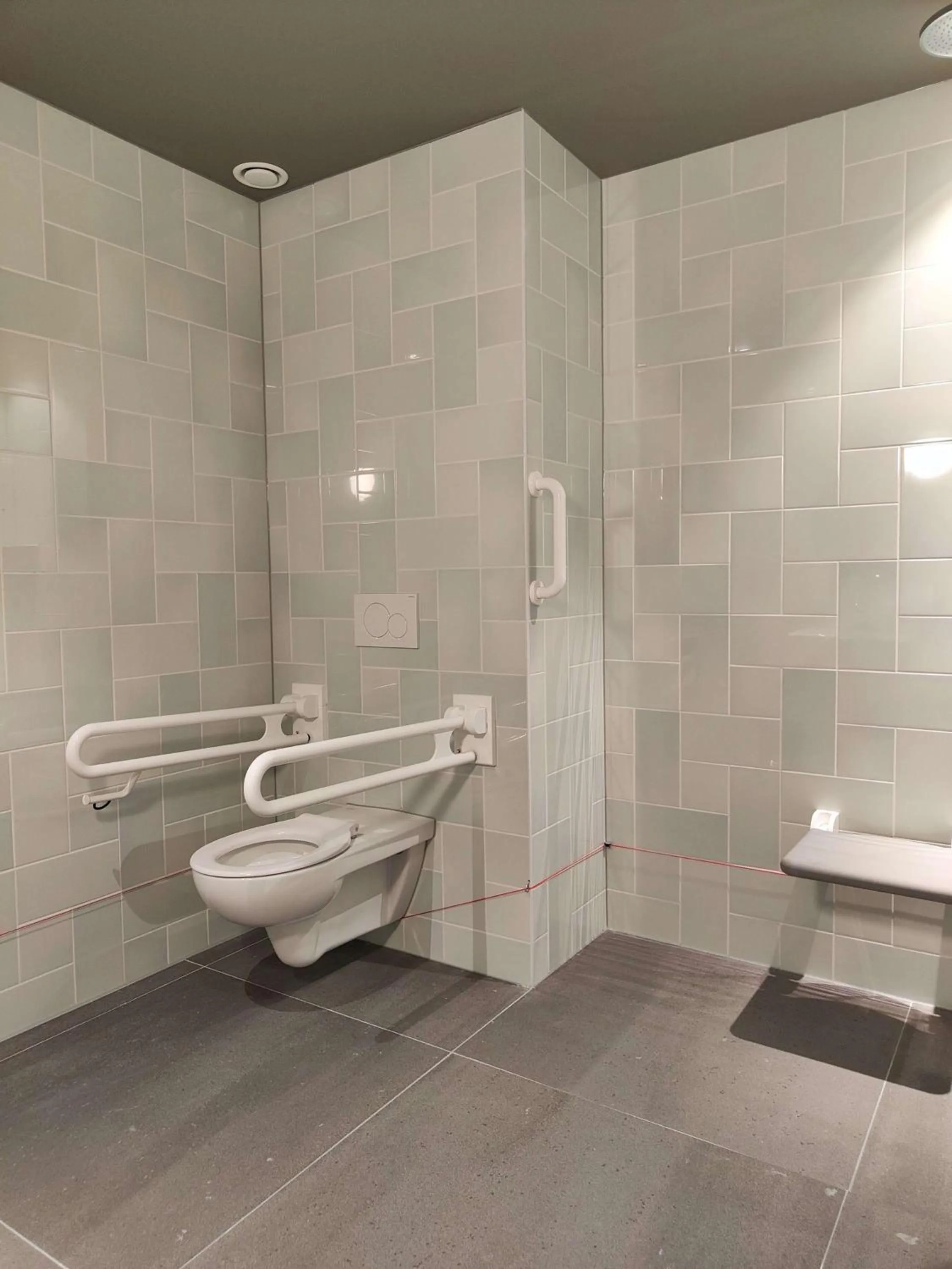 Bathroom in The Florian Amsterdam Schiphol Airport, WorldHotels Crafted