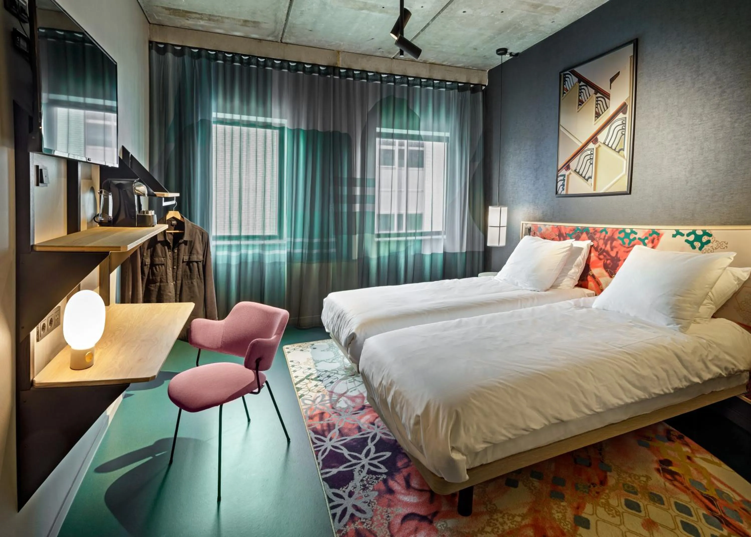 Photo of the whole room, Bed in The Florian Amsterdam Schiphol Airport, WorldHotels Crafted