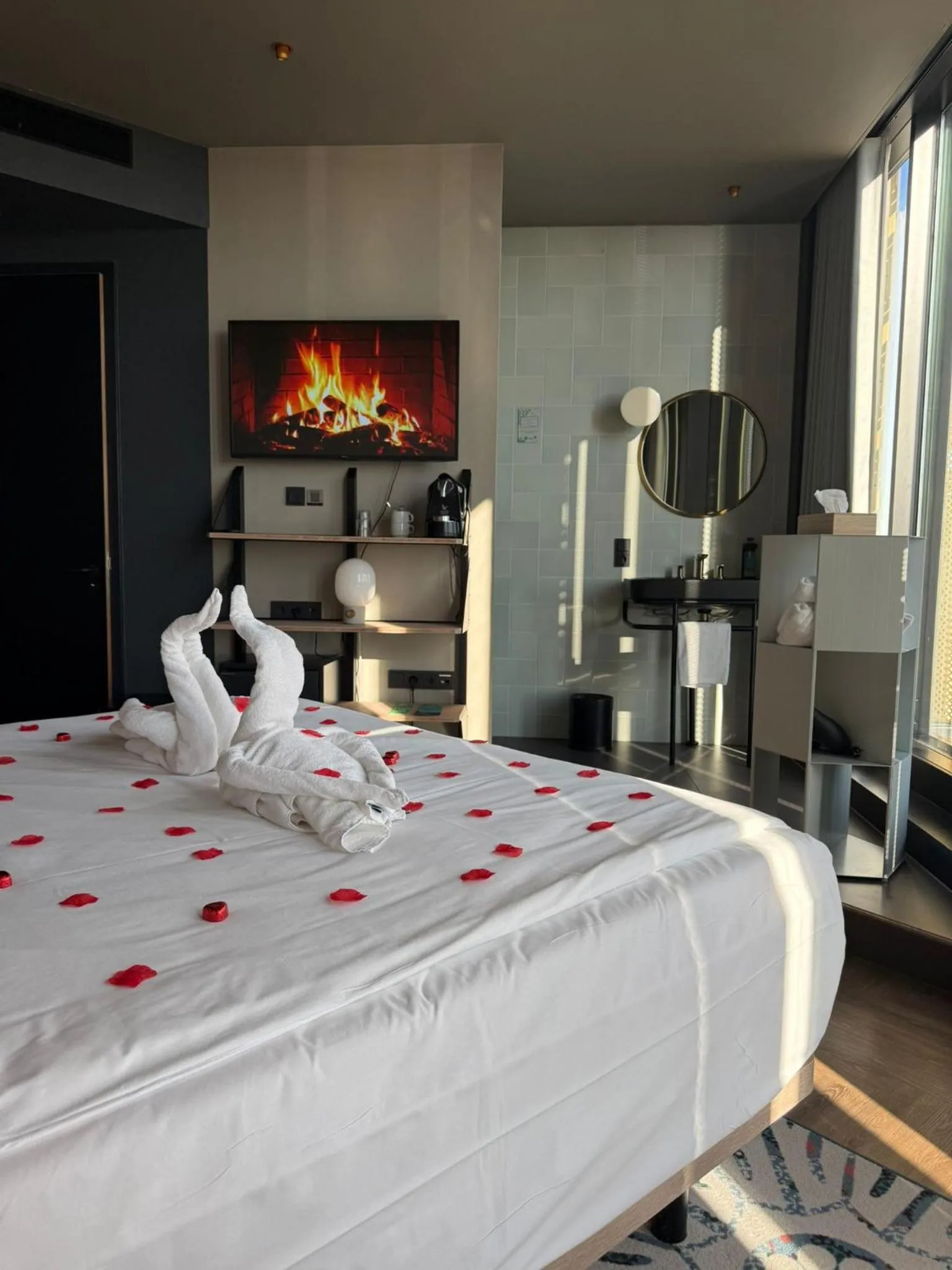 Decorative detail, Bed in The Florian Amsterdam Schiphol Airport, WorldHotels Crafted