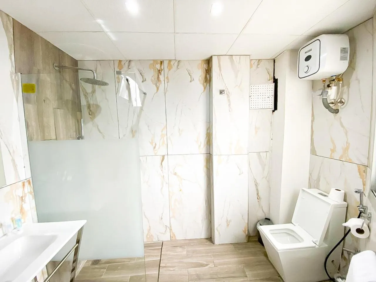 Toilet in Bano Palace Hotel