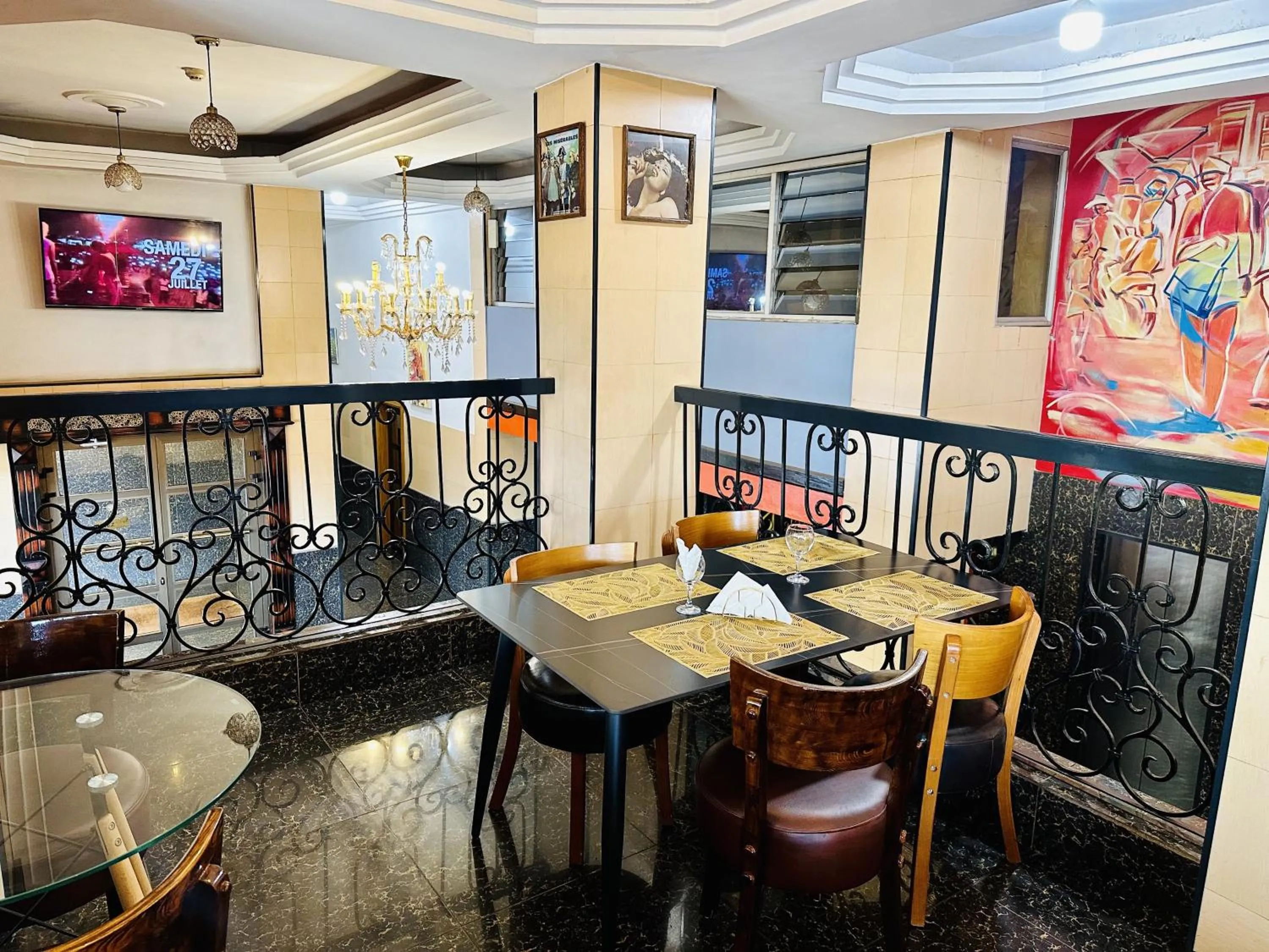 Restaurant/places to eat in YAAHOT Hotel