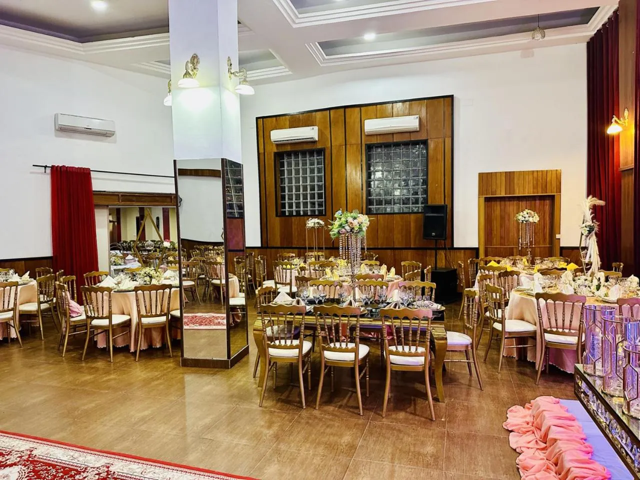 Banquet/Function facilities in YAAHOT Hotel