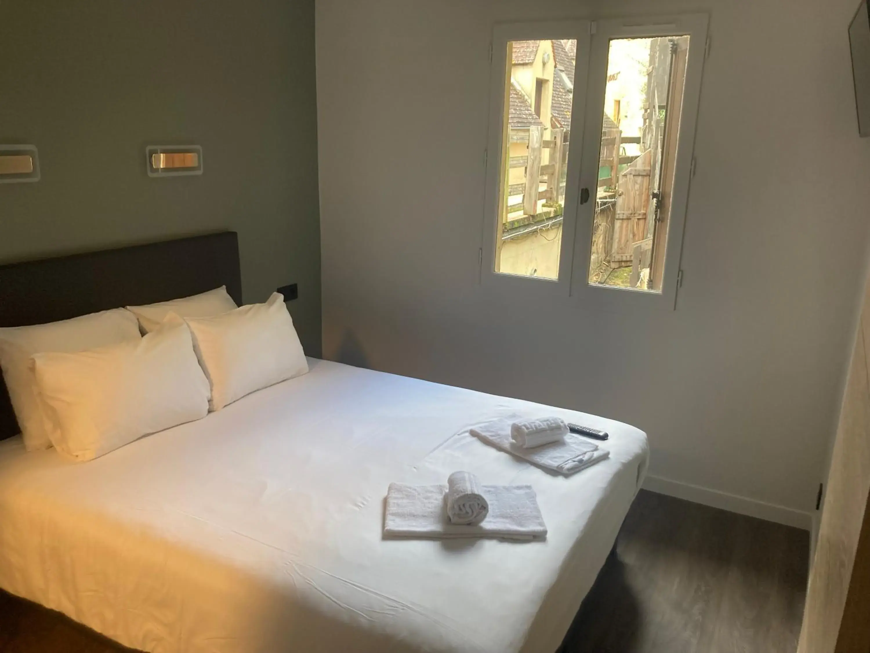 Triple Room in Hôtel du Château - Beynac et Cazenac Triple Room in Hôtel du Château - Beynac et Cazenac