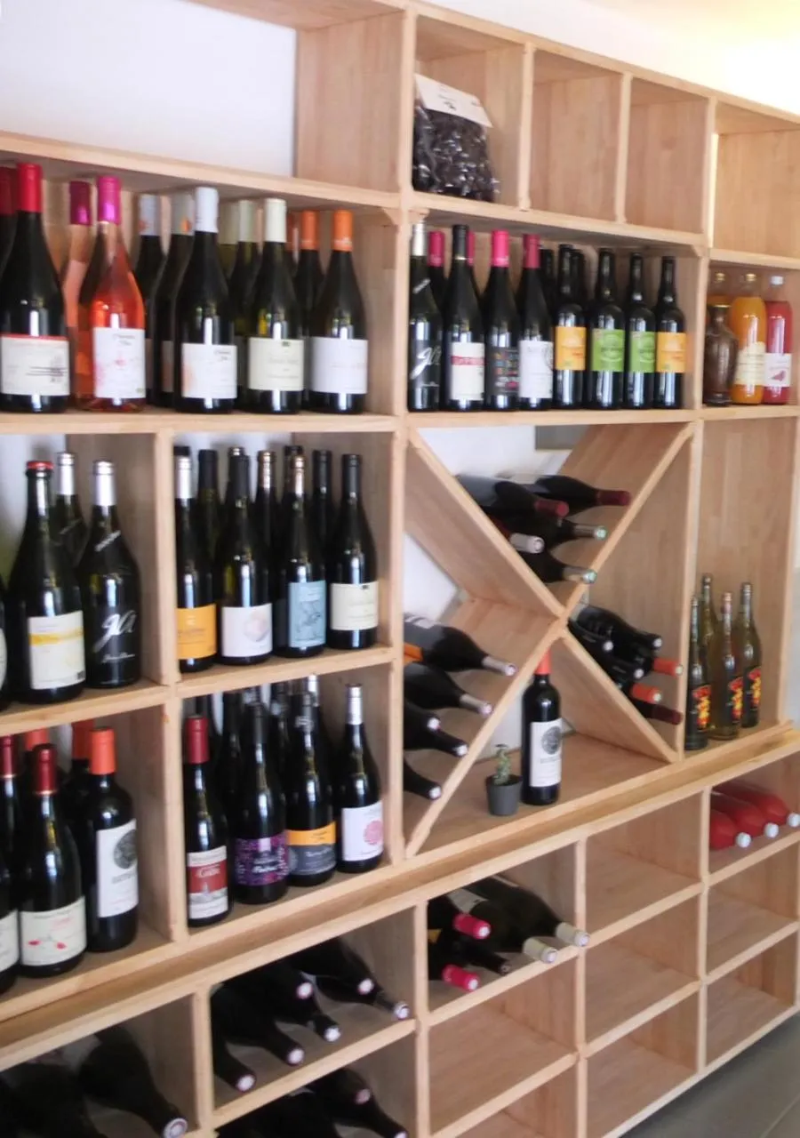 Shopping Area in Le Pied de la Lettre