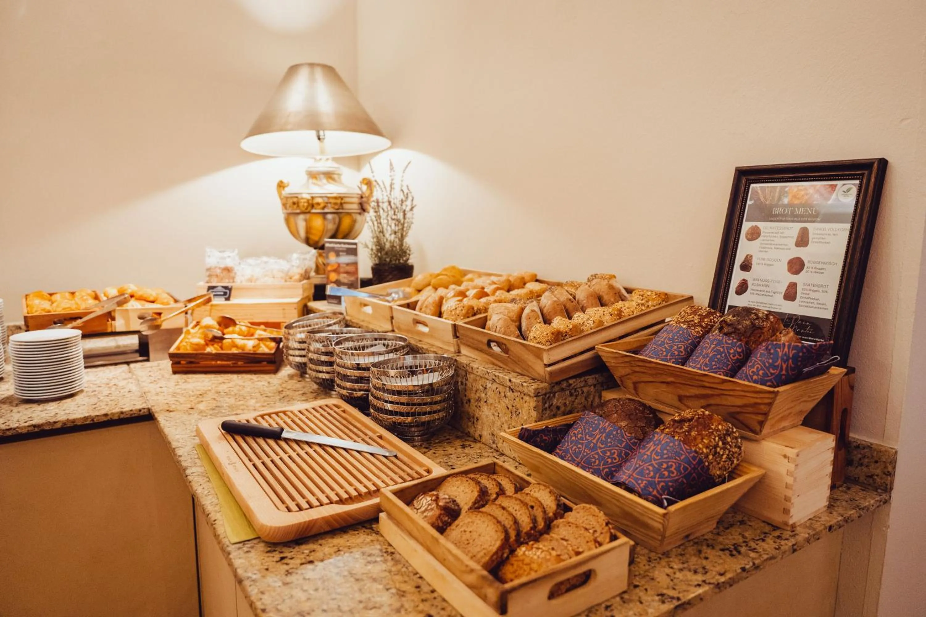 Buffet breakfast in Hotel Villa Toskana