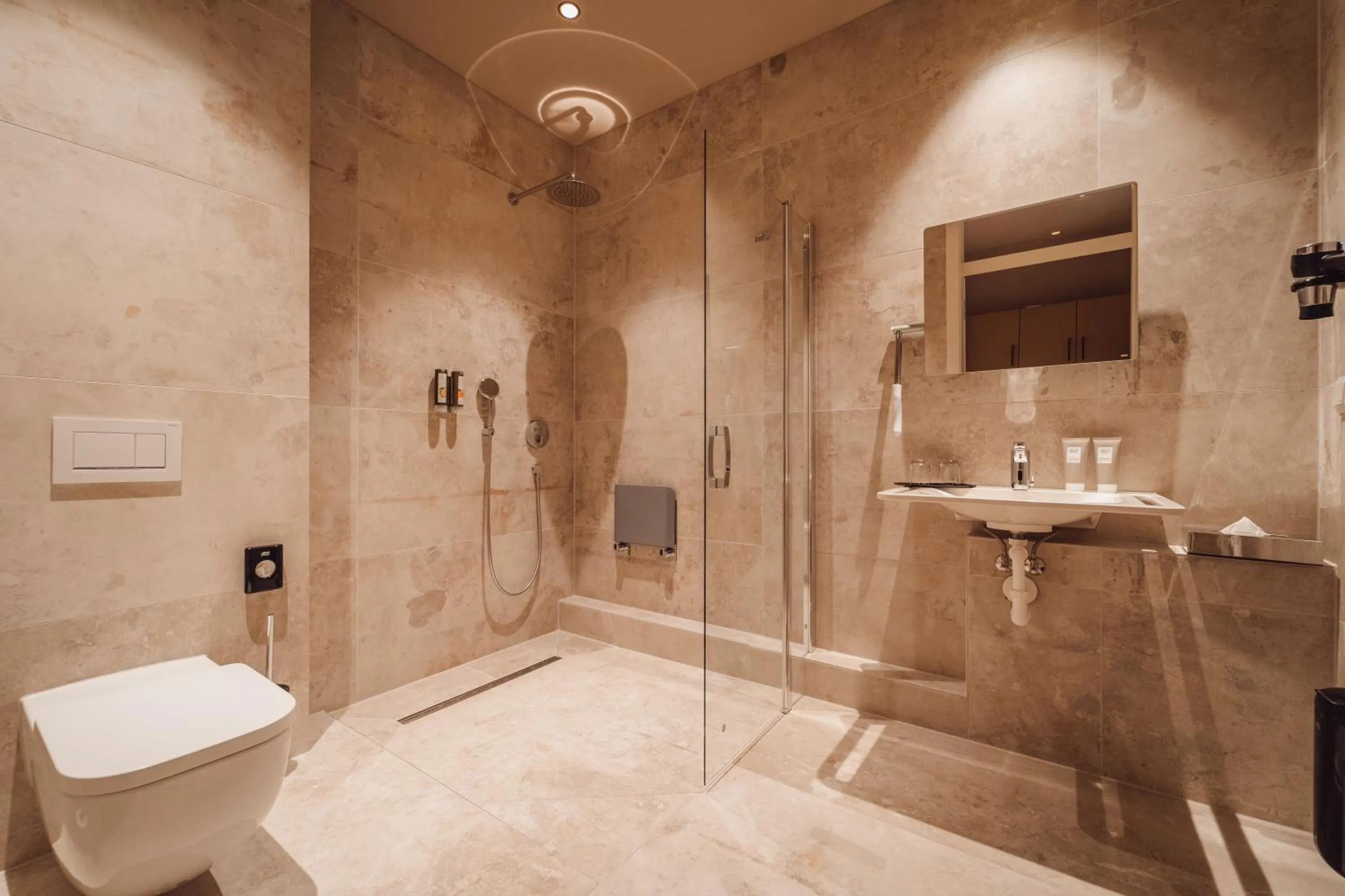 Shower in Hotel Villa Toskana