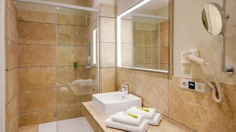 Shower in Hotel Villa Toskana