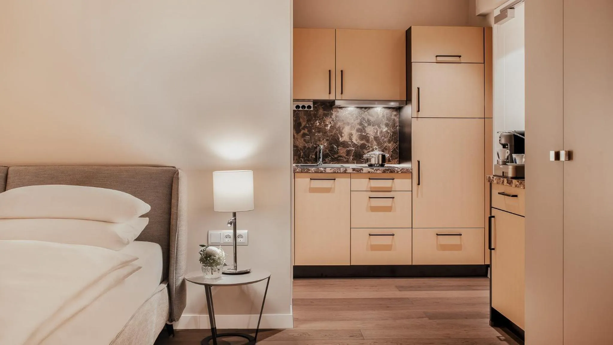 kitchen, Bed in Hotel Villa Toskana