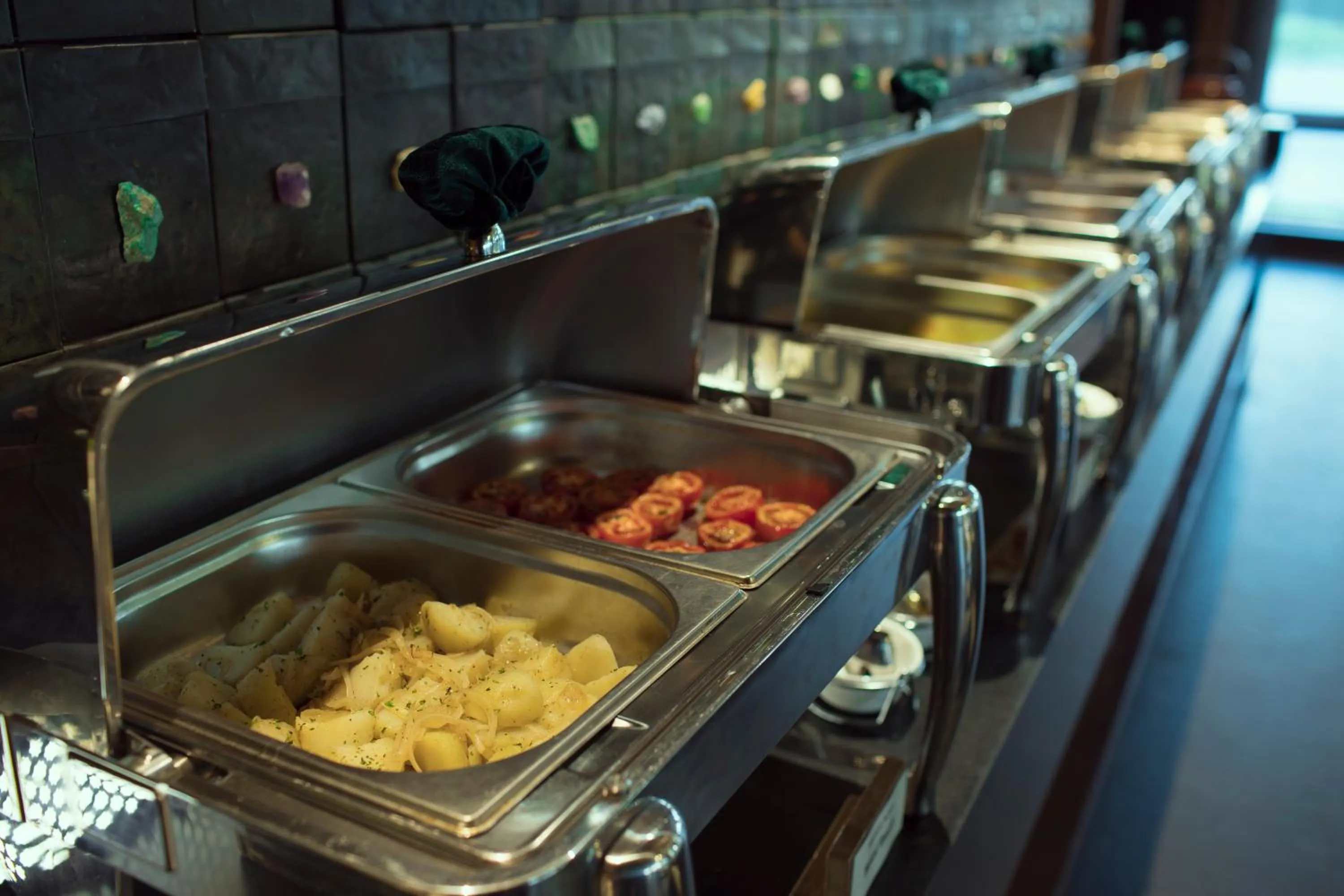 Food and drinks in Emerald Palace Hotel