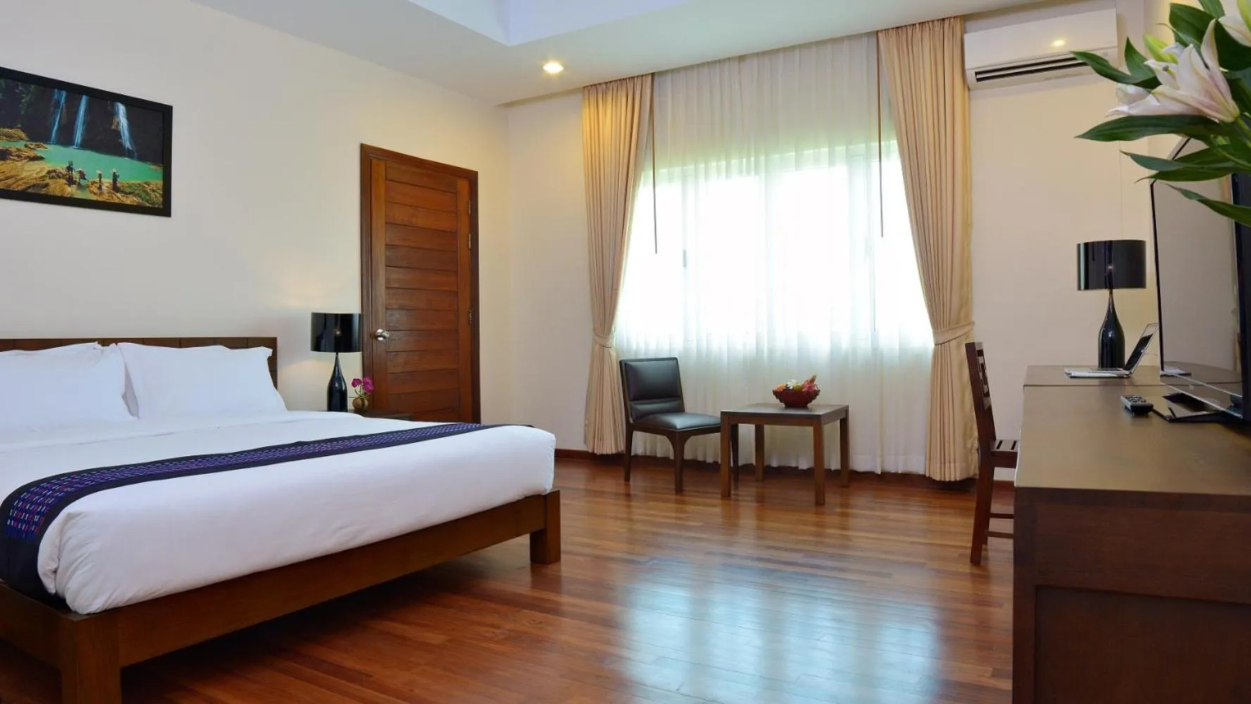 Bedroom, Bed in Emerald Palace Hotel