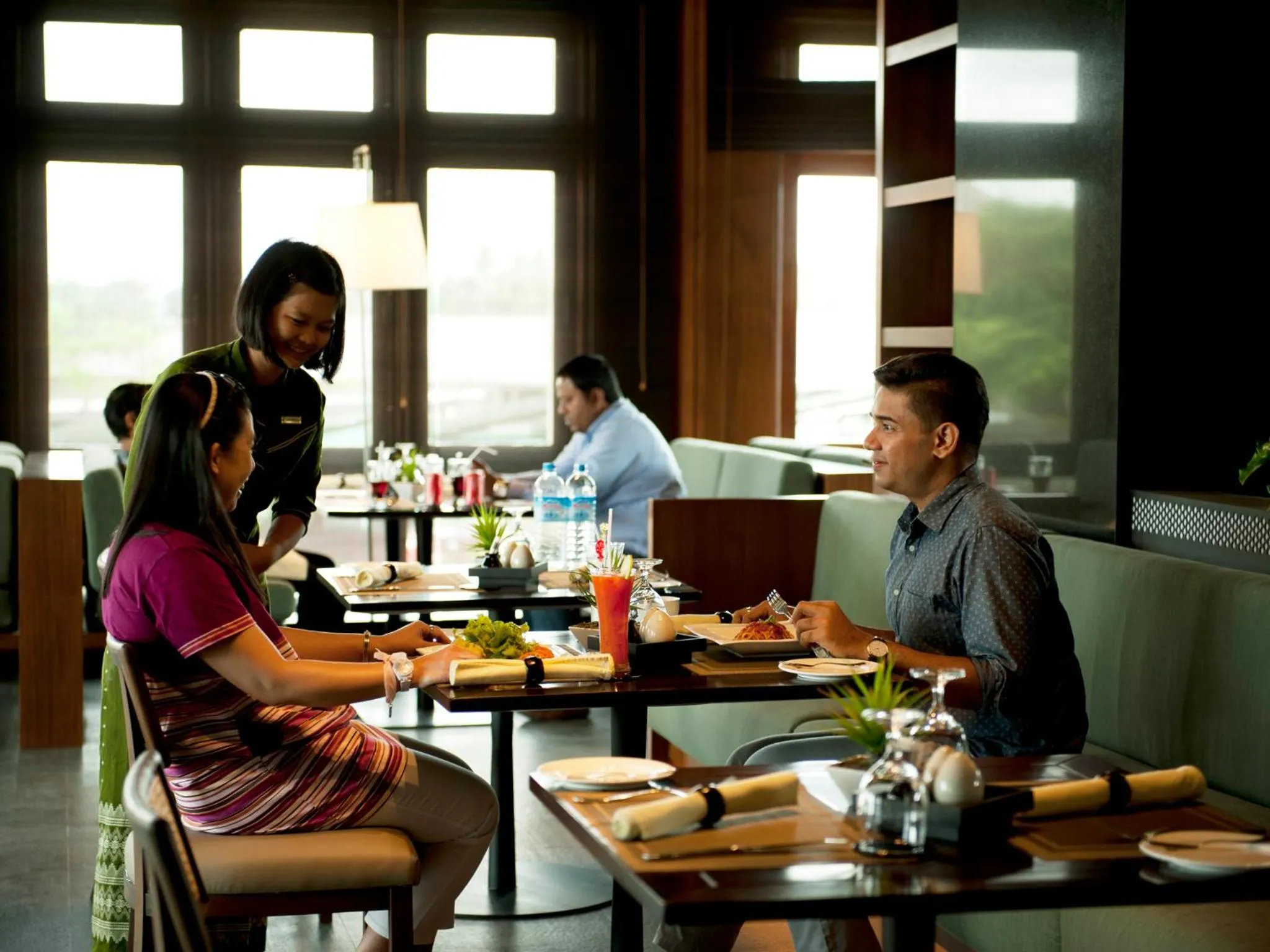 Restaurant/places to eat in Emerald Palace Hotel