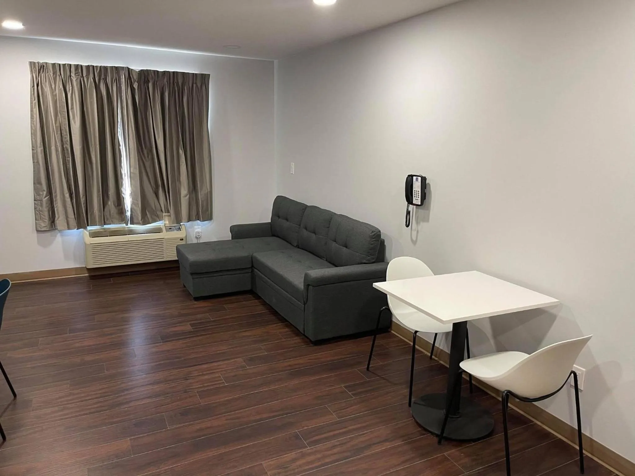 Living room, Seating Area in Peoria, IL