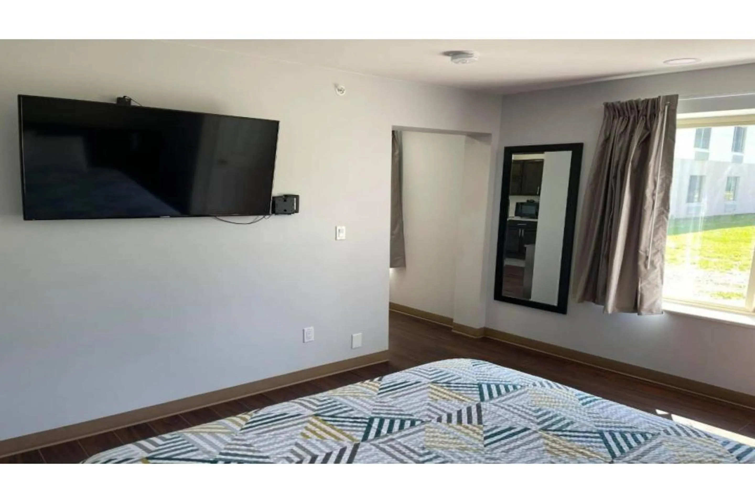 Bedroom, Bed in Studio 6 Peoria IL