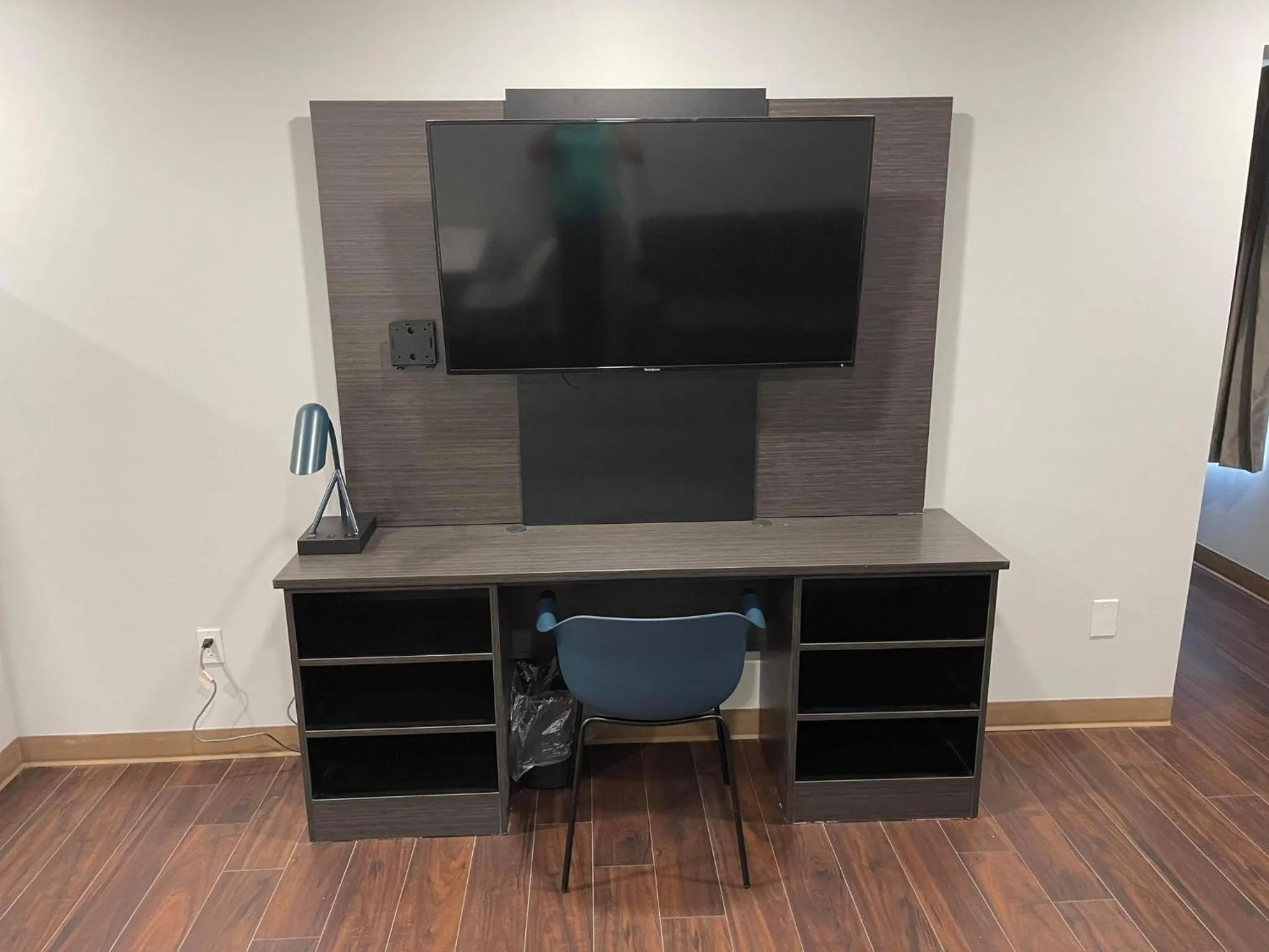 TV and multimedia, TV/Entertainment Center in Peoria, IL