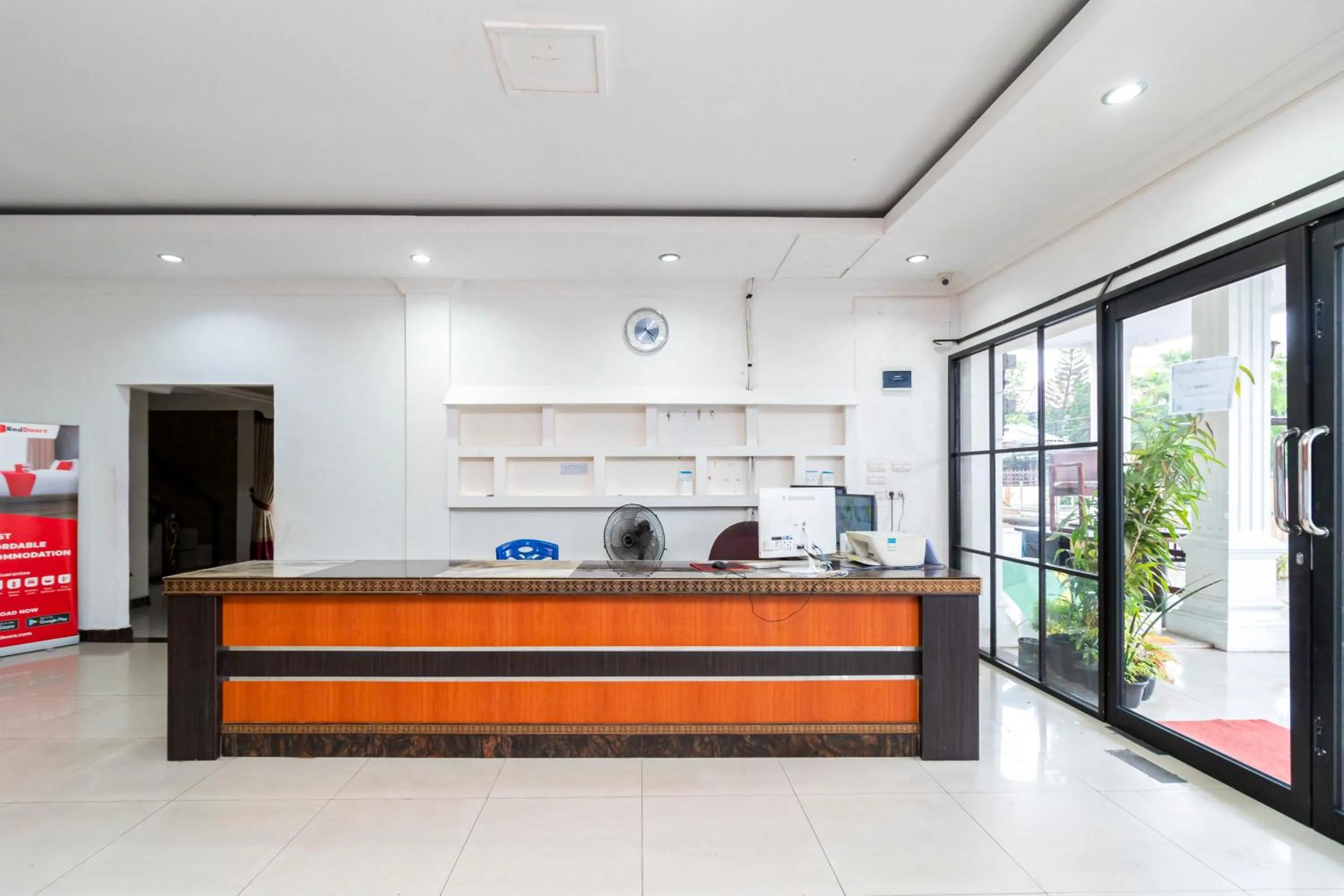 Lobby or reception in RedDoorz near RSIA Andini Pekanbaru