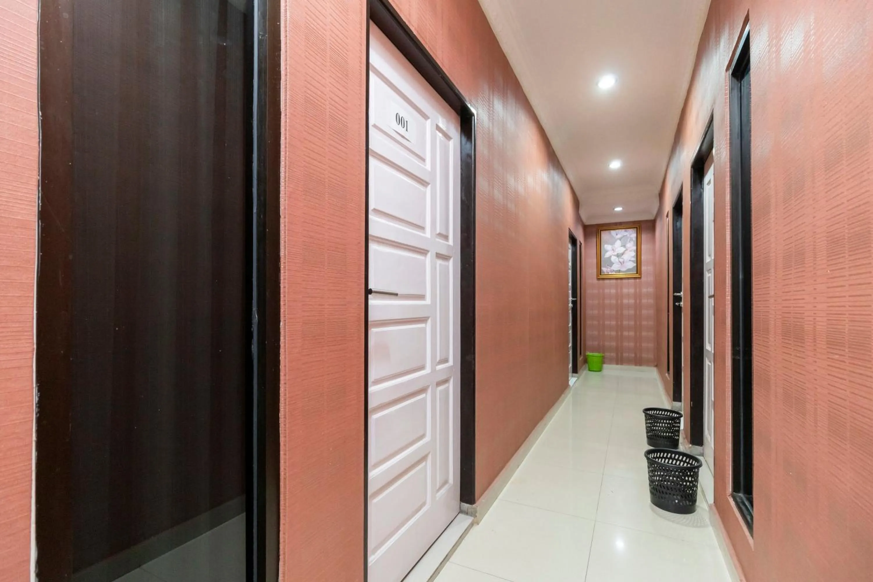 Property building in RedDoorz near RSIA Andini Pekanbaru