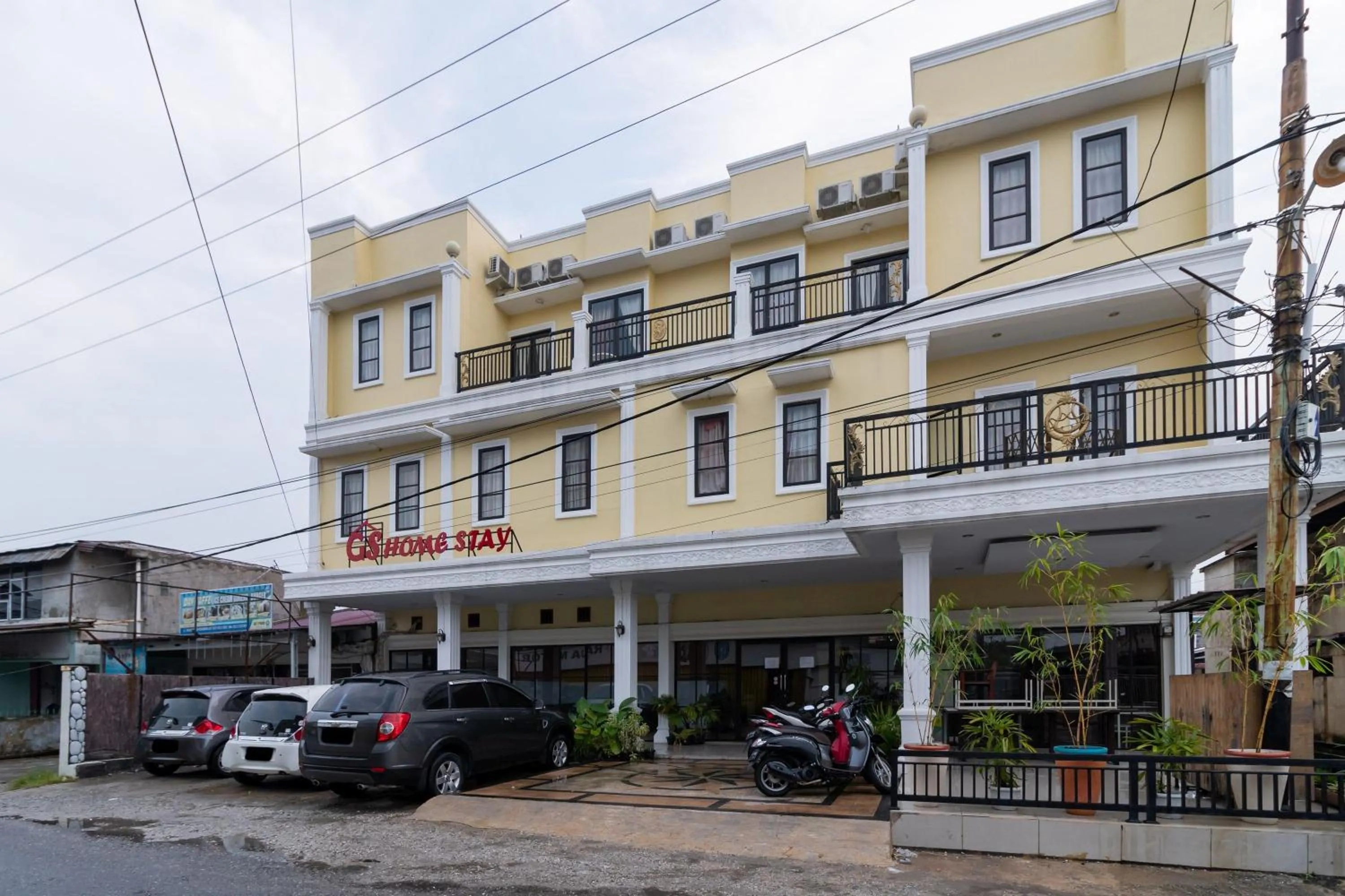 Property building in RedDoorz near RSIA Andini Pekanbaru