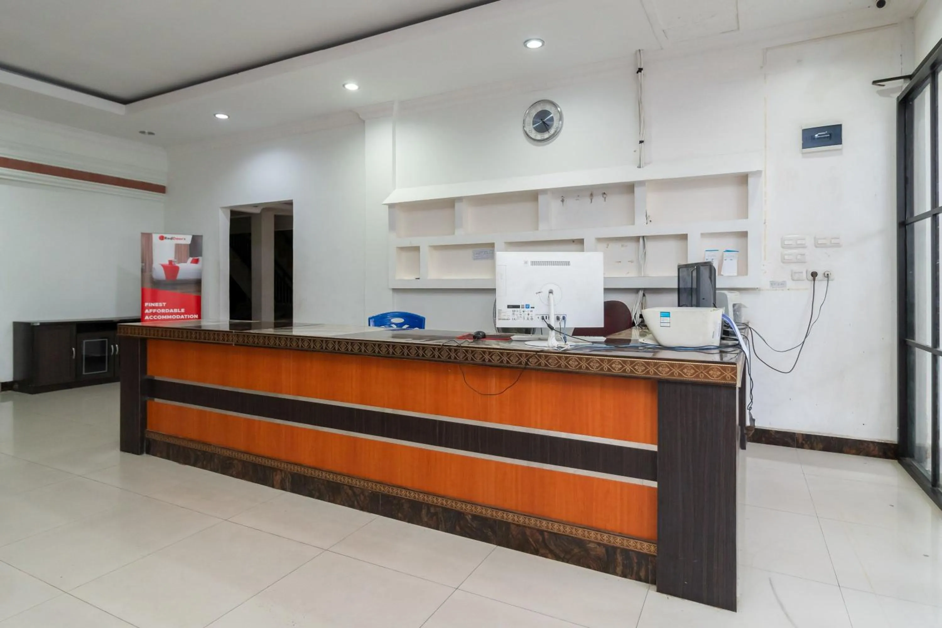 Lobby or reception in RedDoorz near RSIA Andini Pekanbaru