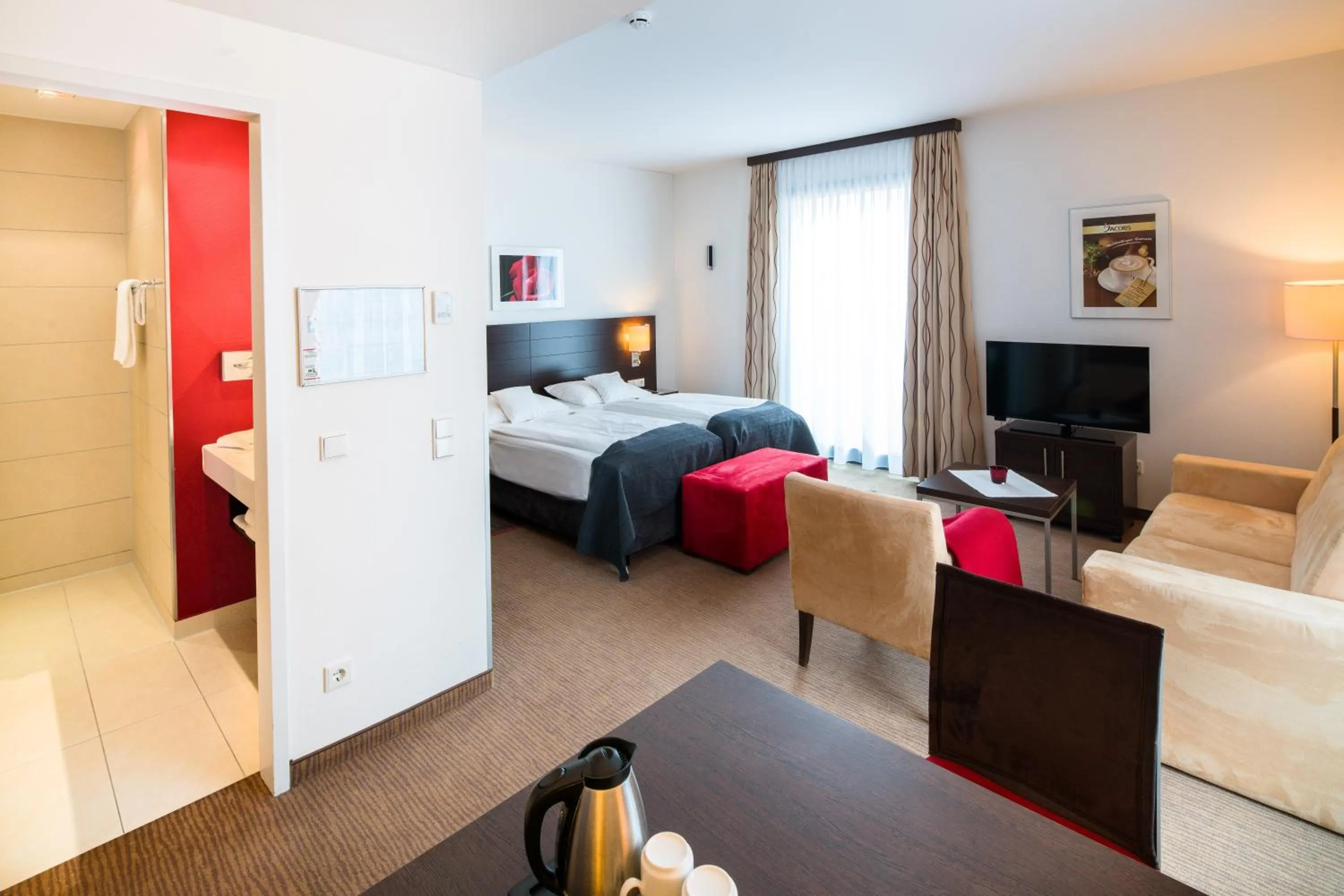 Seating area, Bed in Best Western Plus Hotel Ostertor