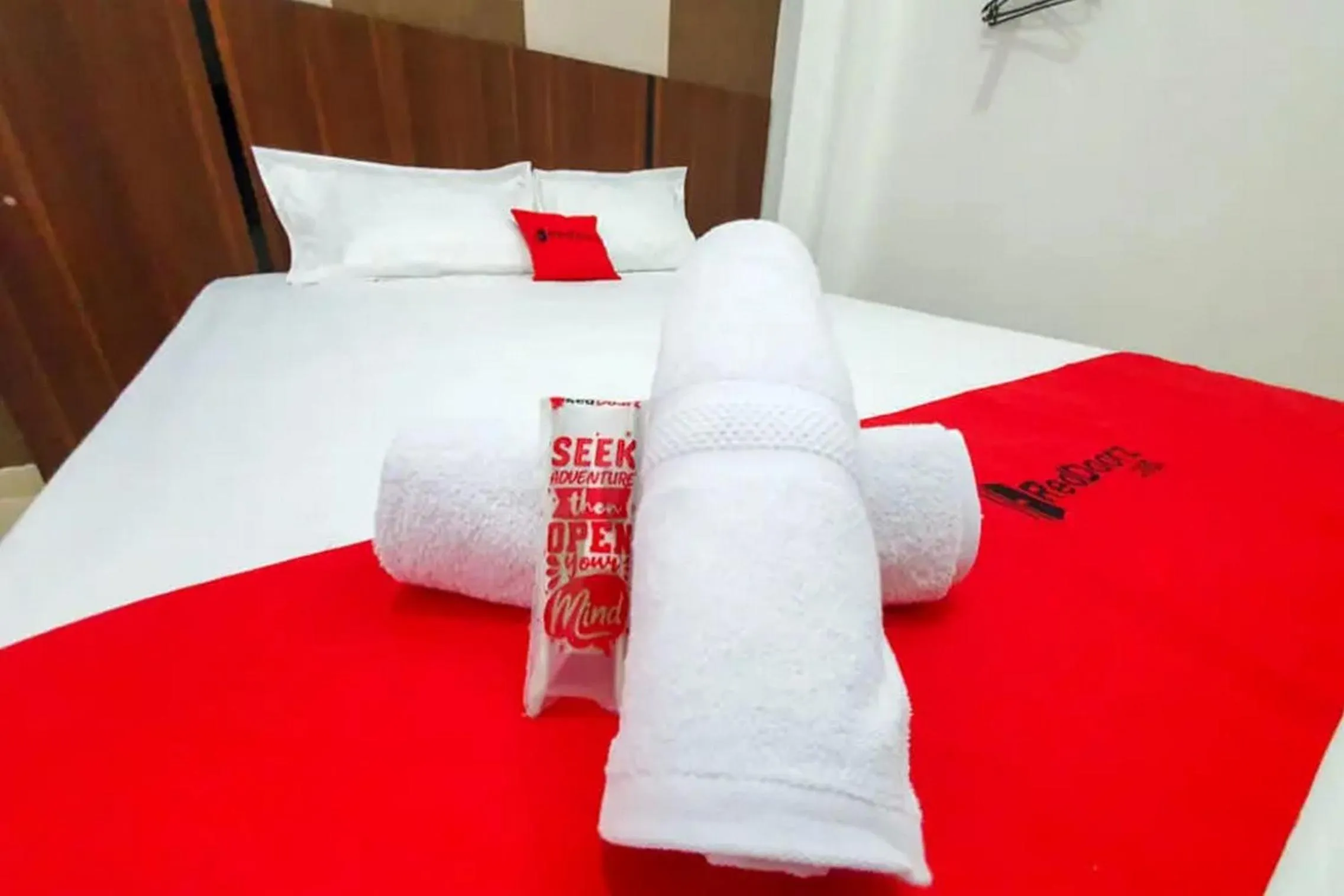 Bedroom, Bed in RedDoorz near Stasiun Purwosari