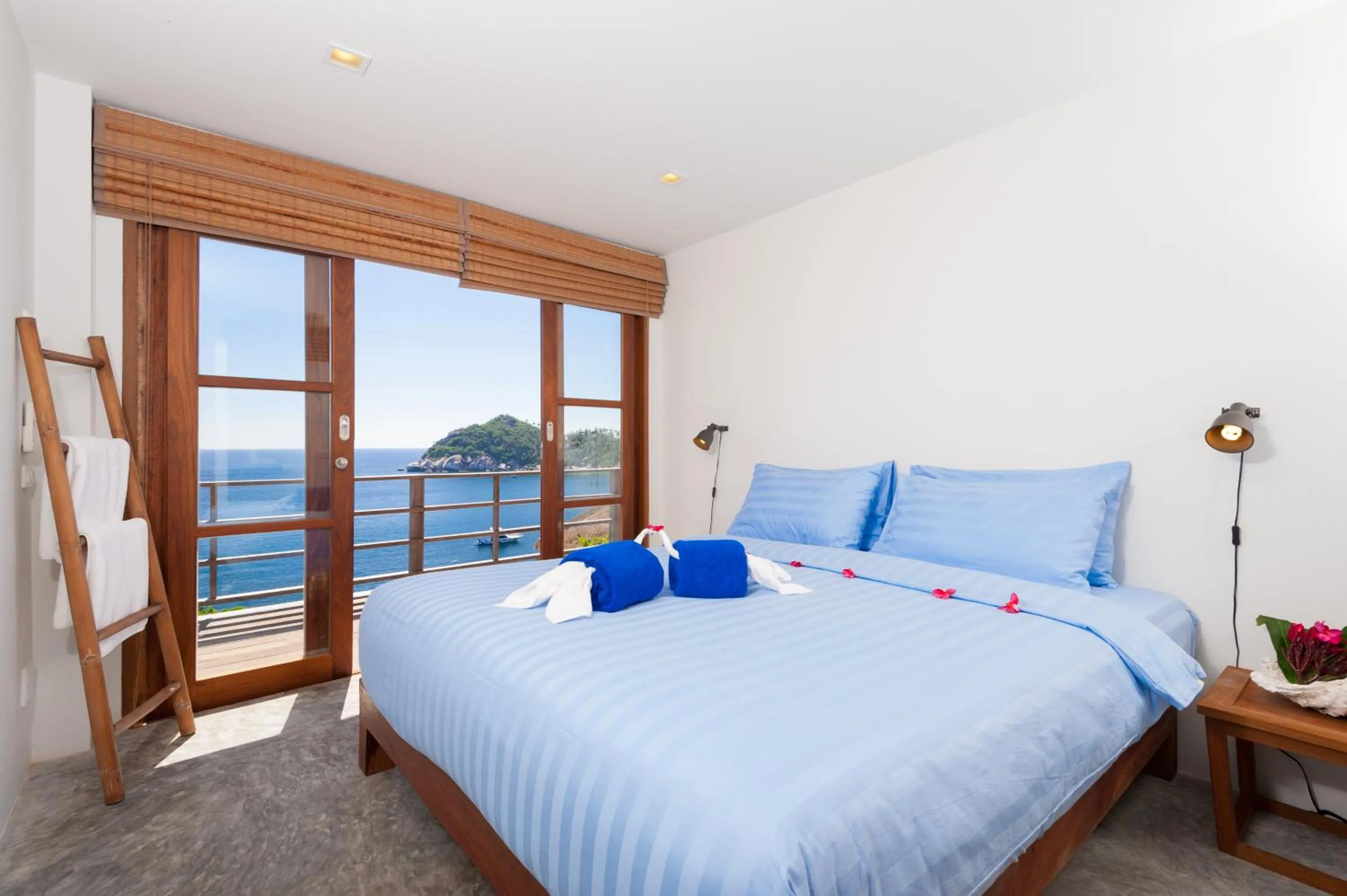 Bedroom, Bed in Cape Shark Villas