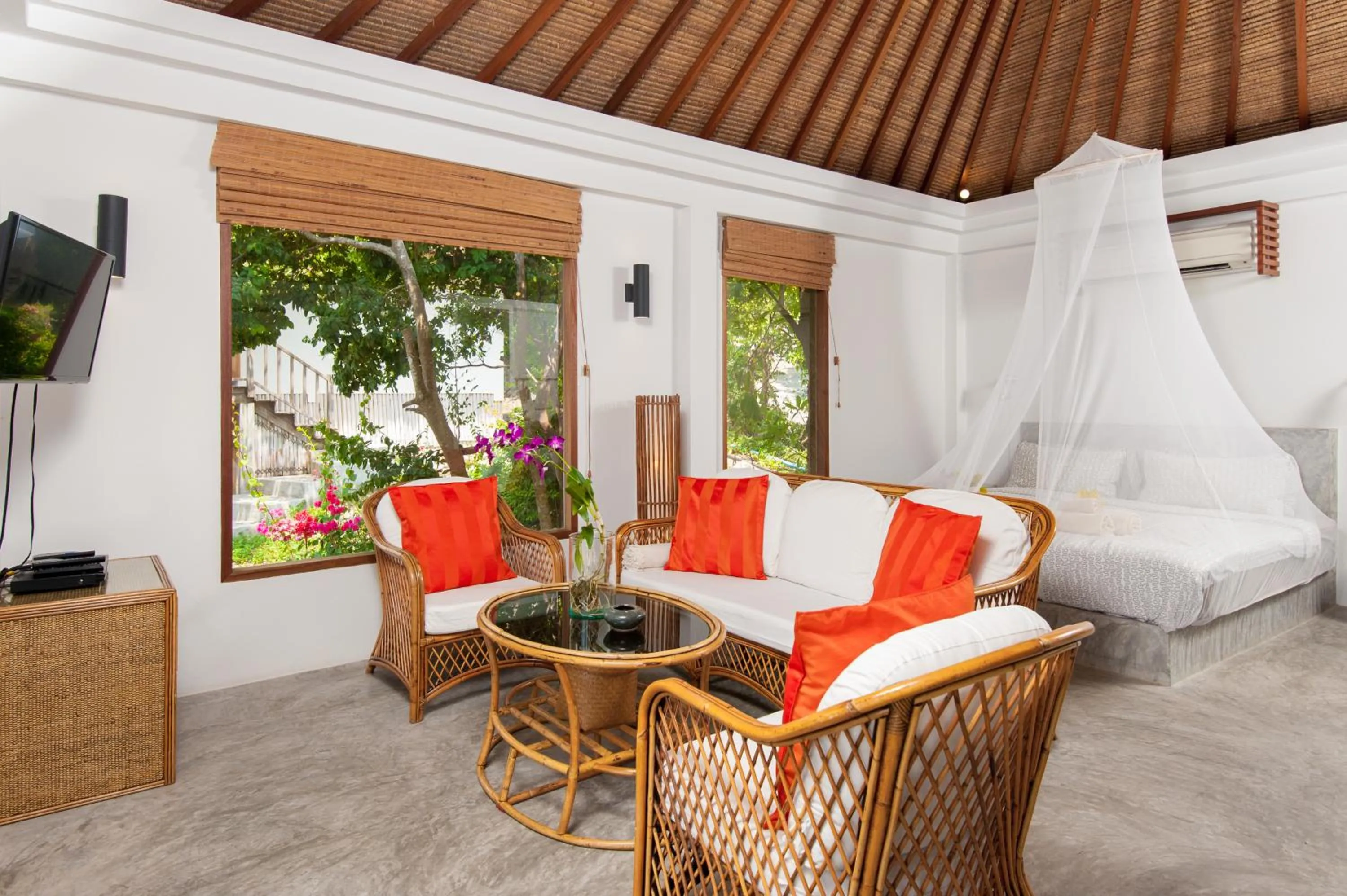 Photo of the whole room in Cape Shark Villas