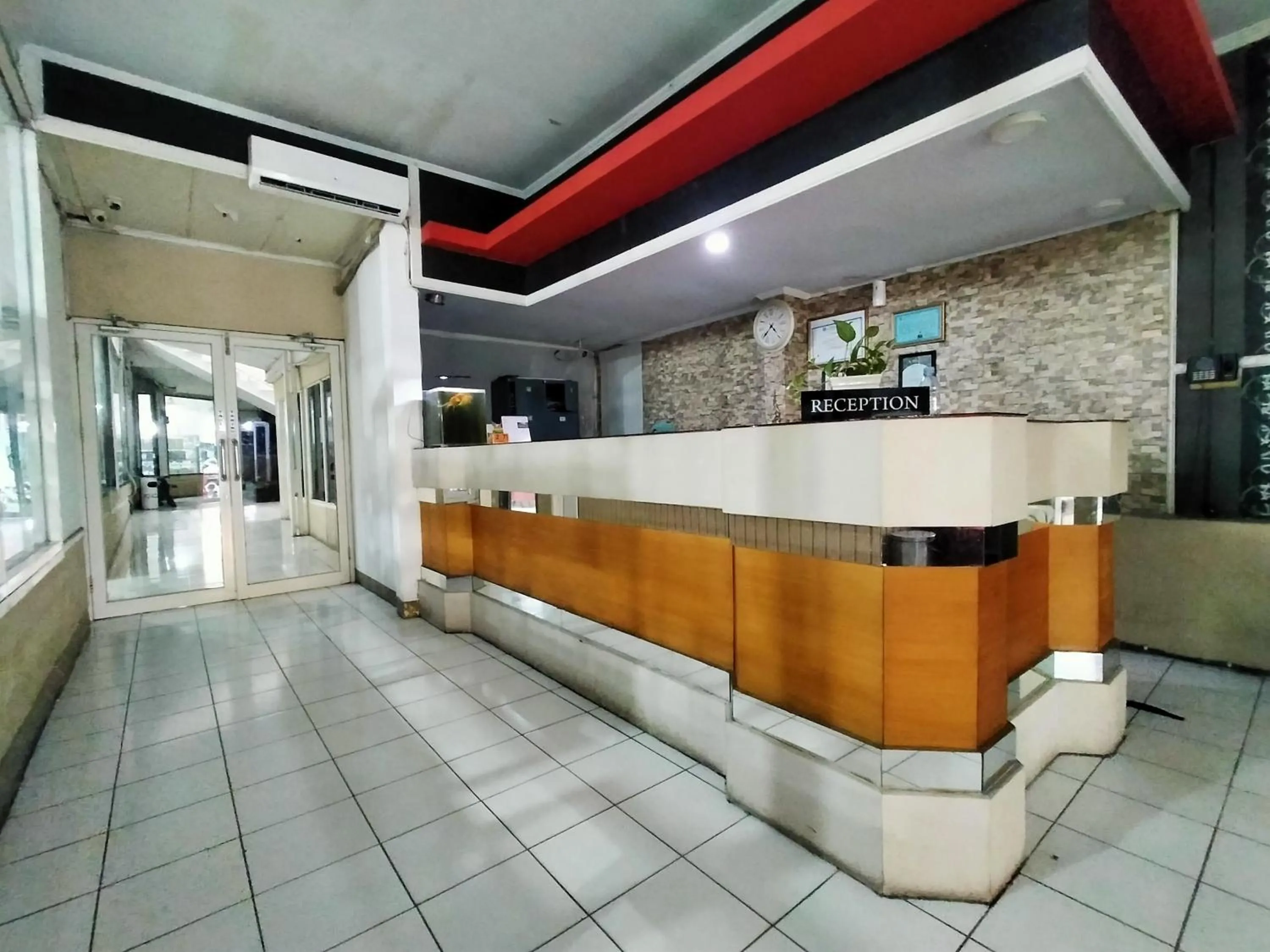 Lobby or reception in Hotel Nirwana Ternate RedPartner