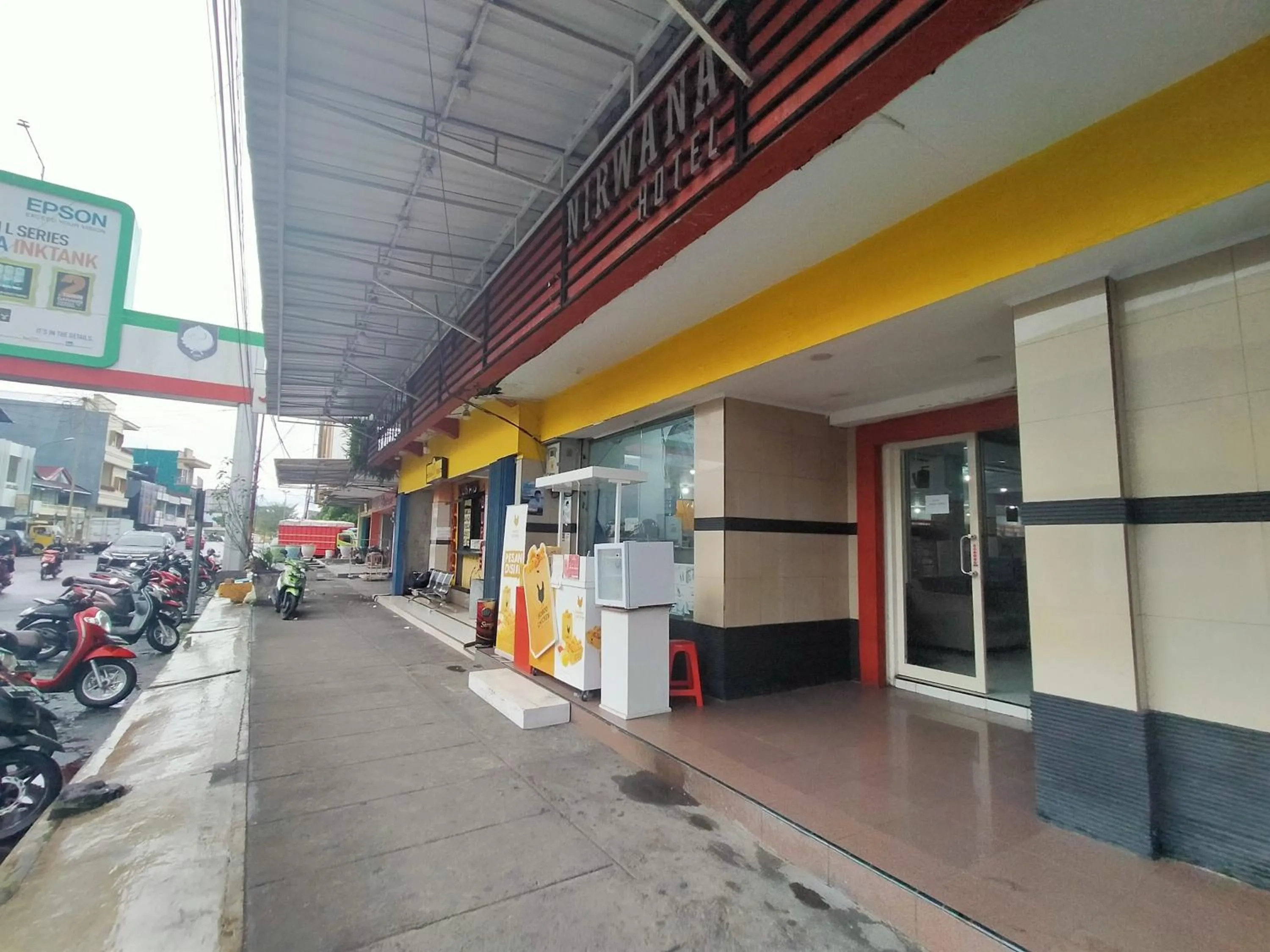 Facade/entrance in Hotel Nirwana Ternate RedPartner