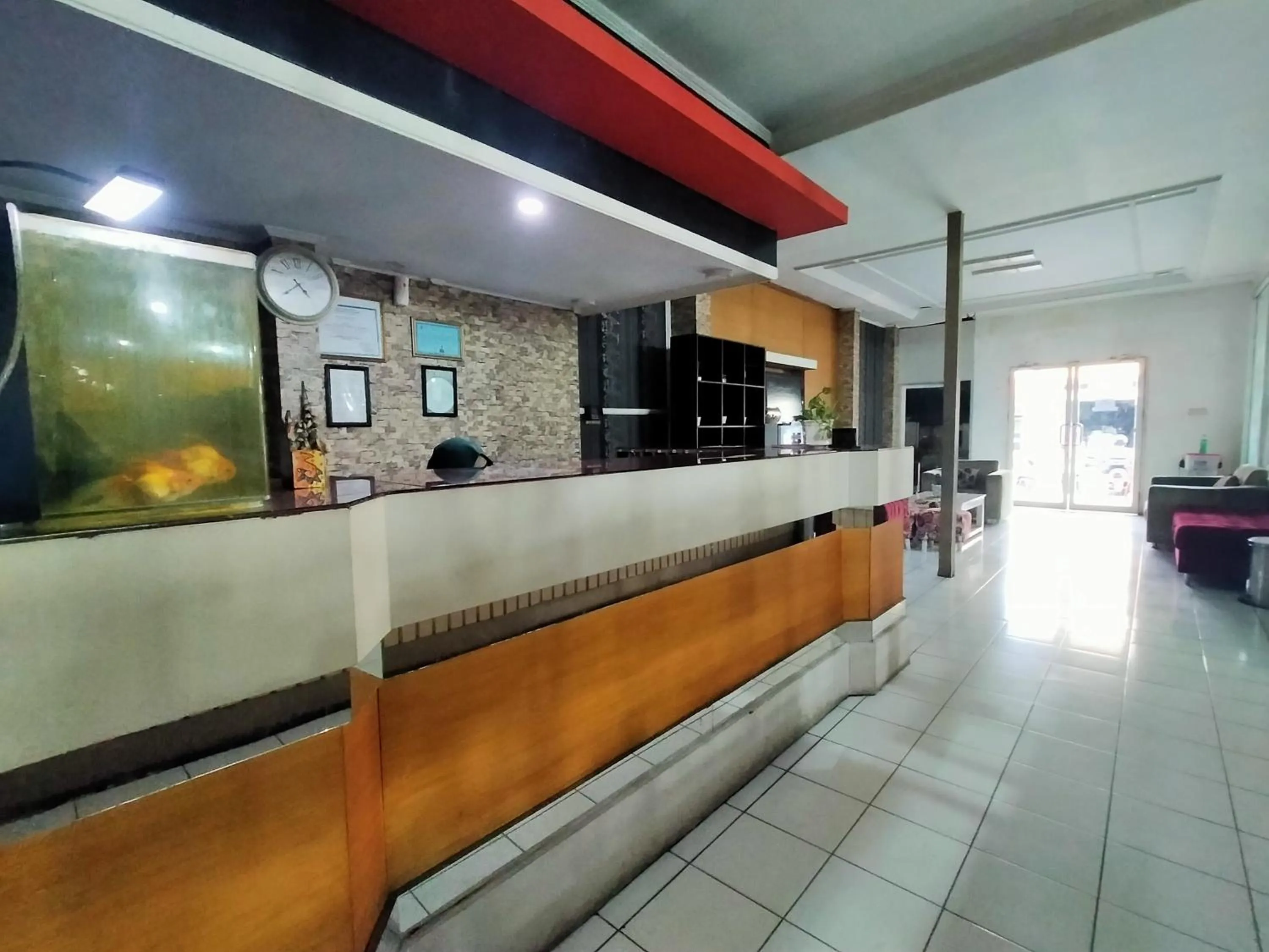 Lobby or reception in Hotel Nirwana Ternate RedPartner