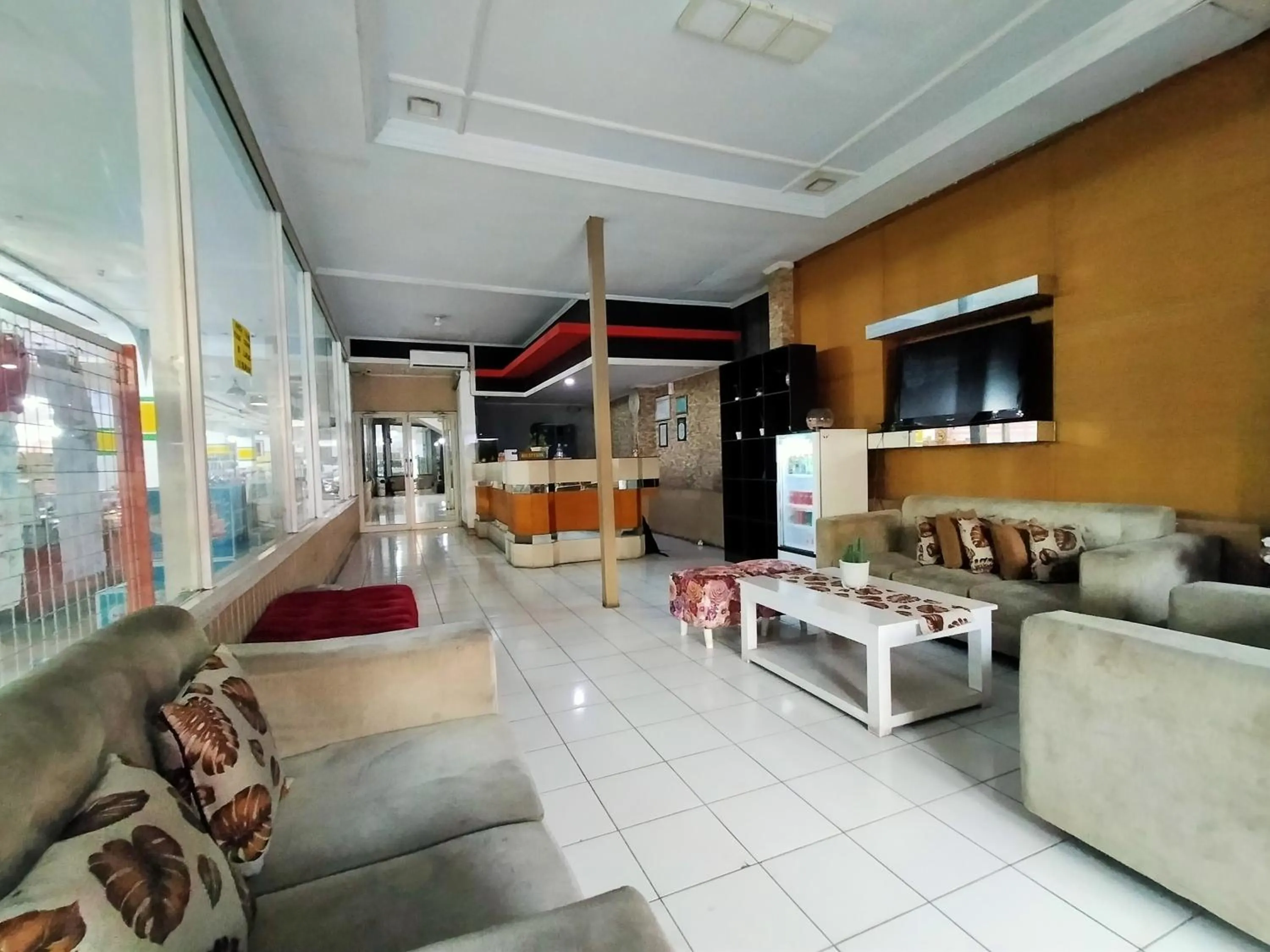 Lobby or reception in Hotel Nirwana Ternate RedPartner