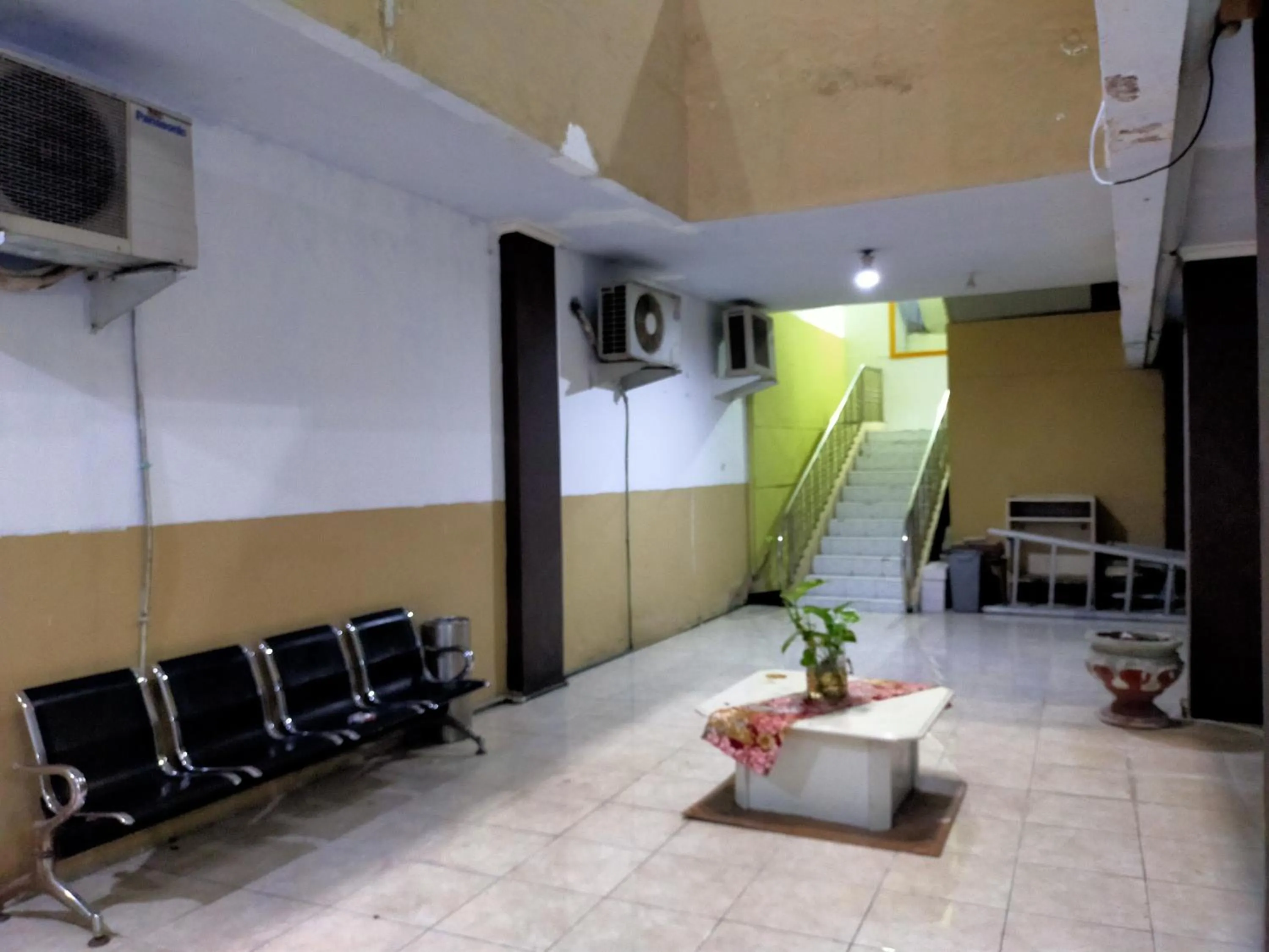 Seating area in Hotel Nirwana Ternate RedPartner