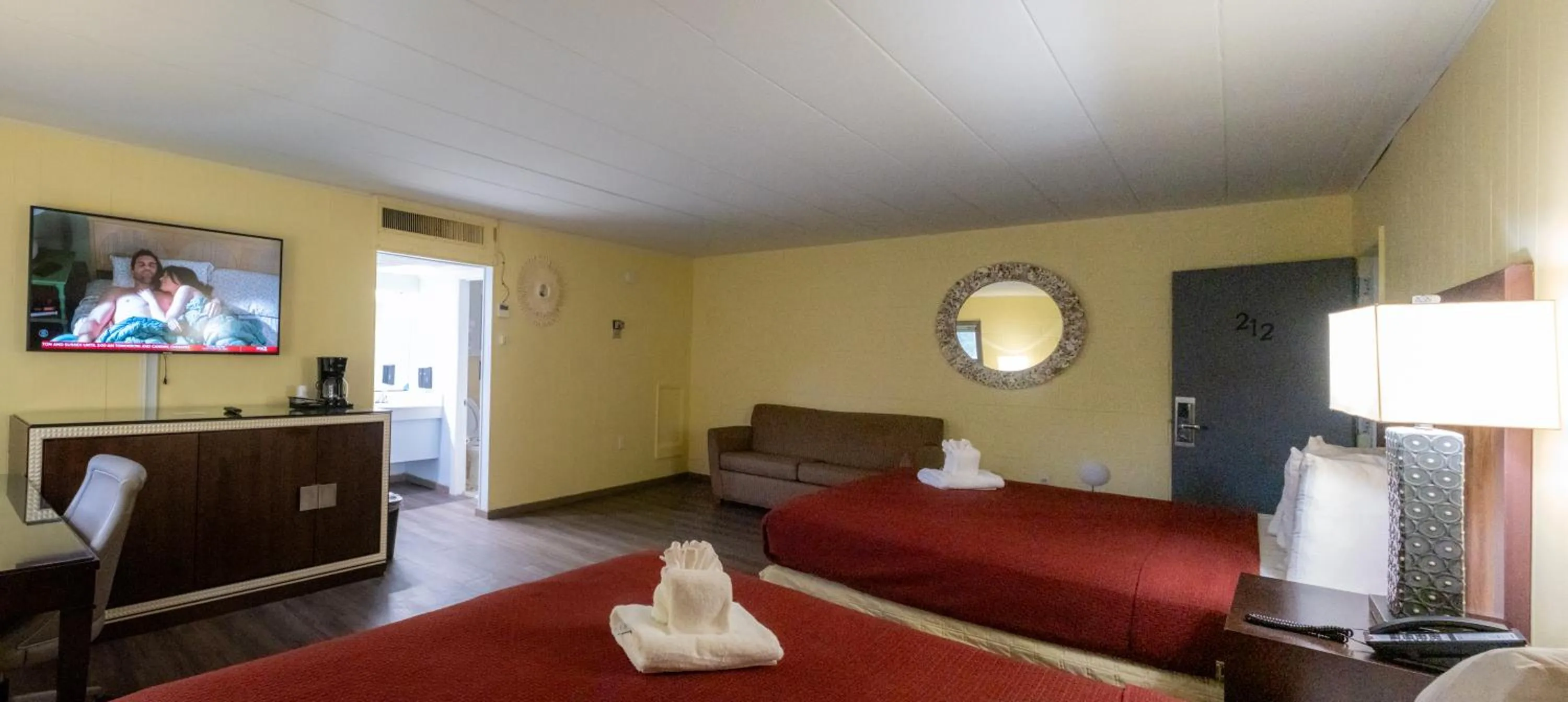 Bed in Heart of Manteo