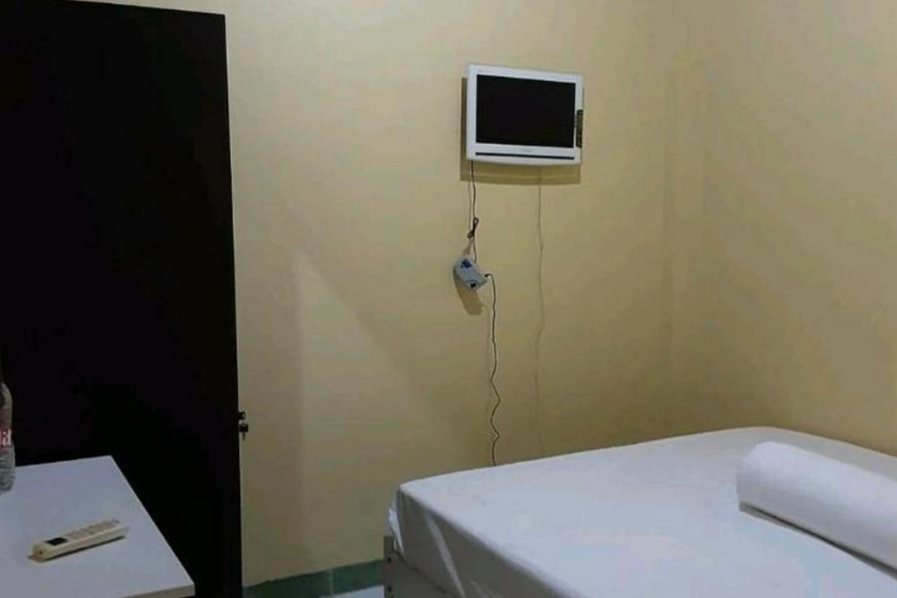 Bedroom, Bed in Guest House Syariah LP3B Brebes RedPartner