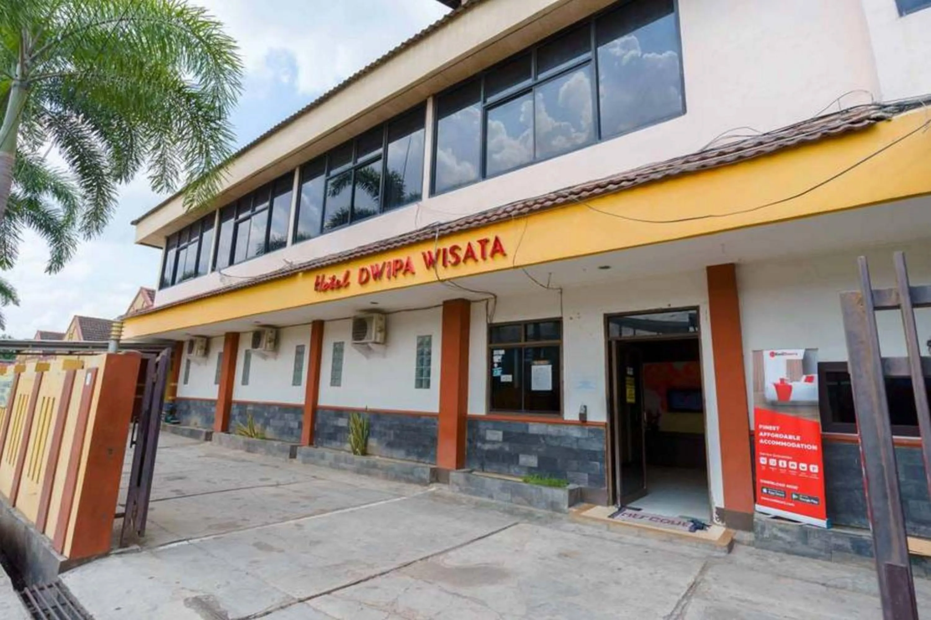 Property building in RedDoorz at Dwipa Wisata Hotel Lampung