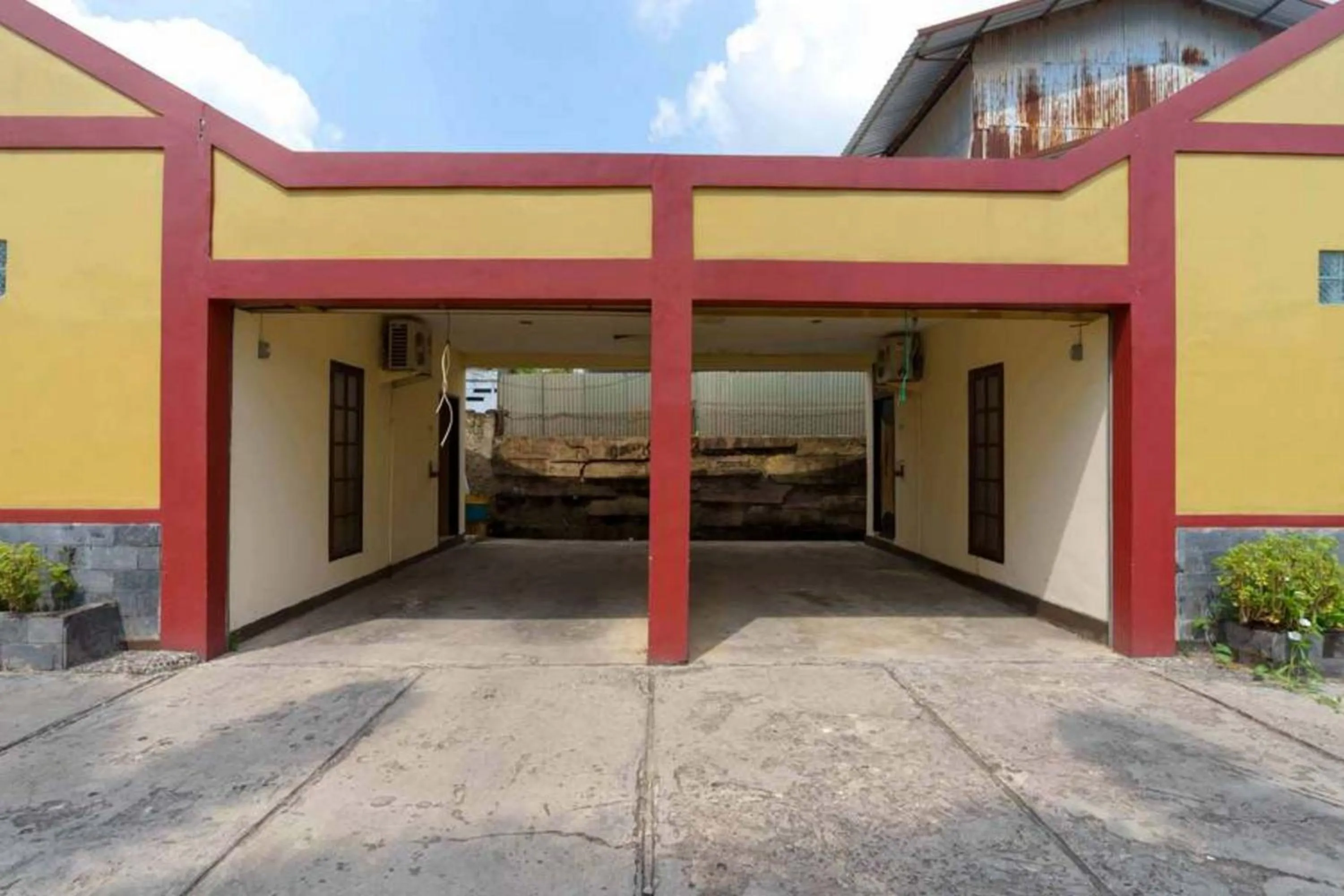 Property building in RedDoorz at Dwipa Wisata Hotel Lampung